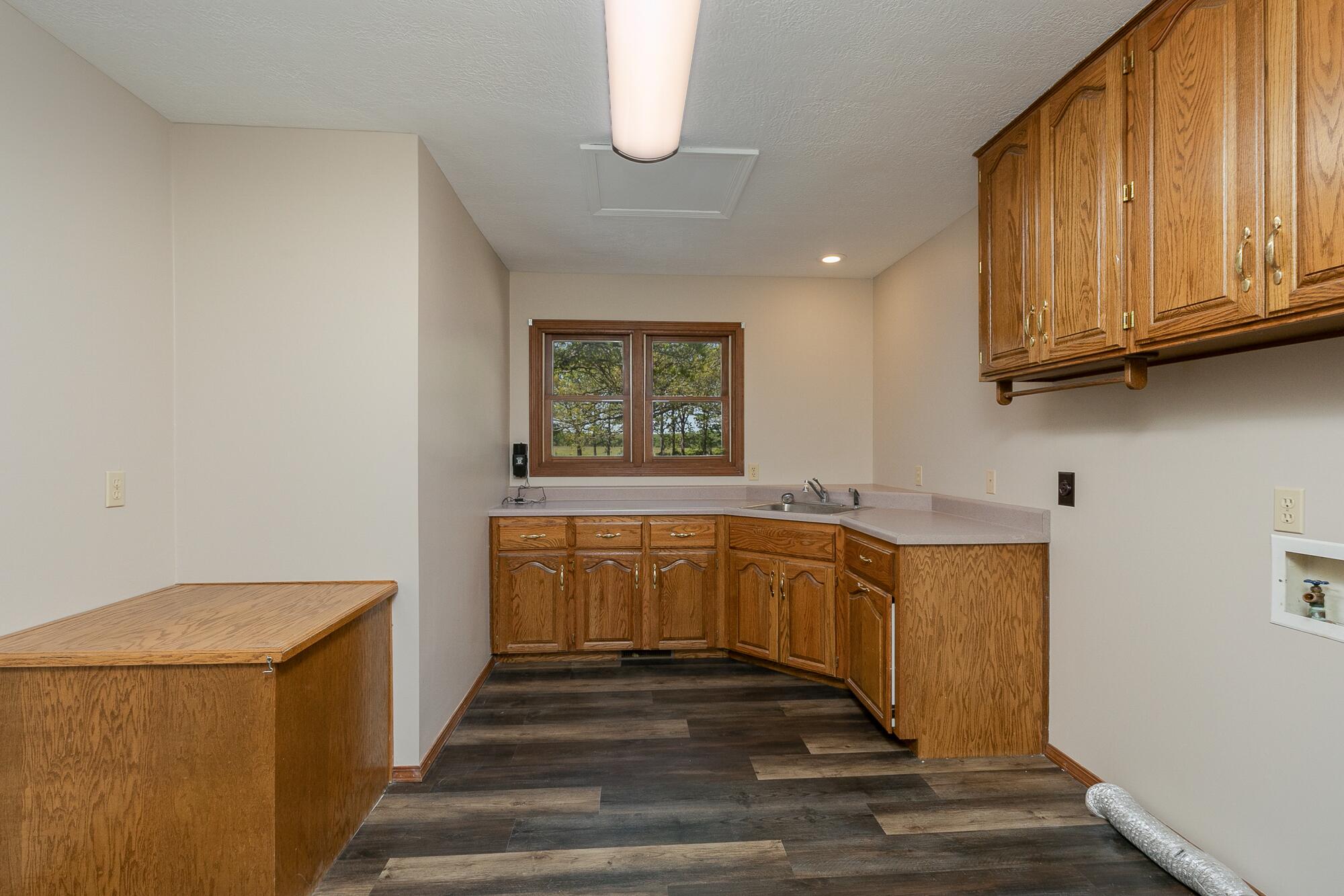 3920 White Oak Road Property Photo 13