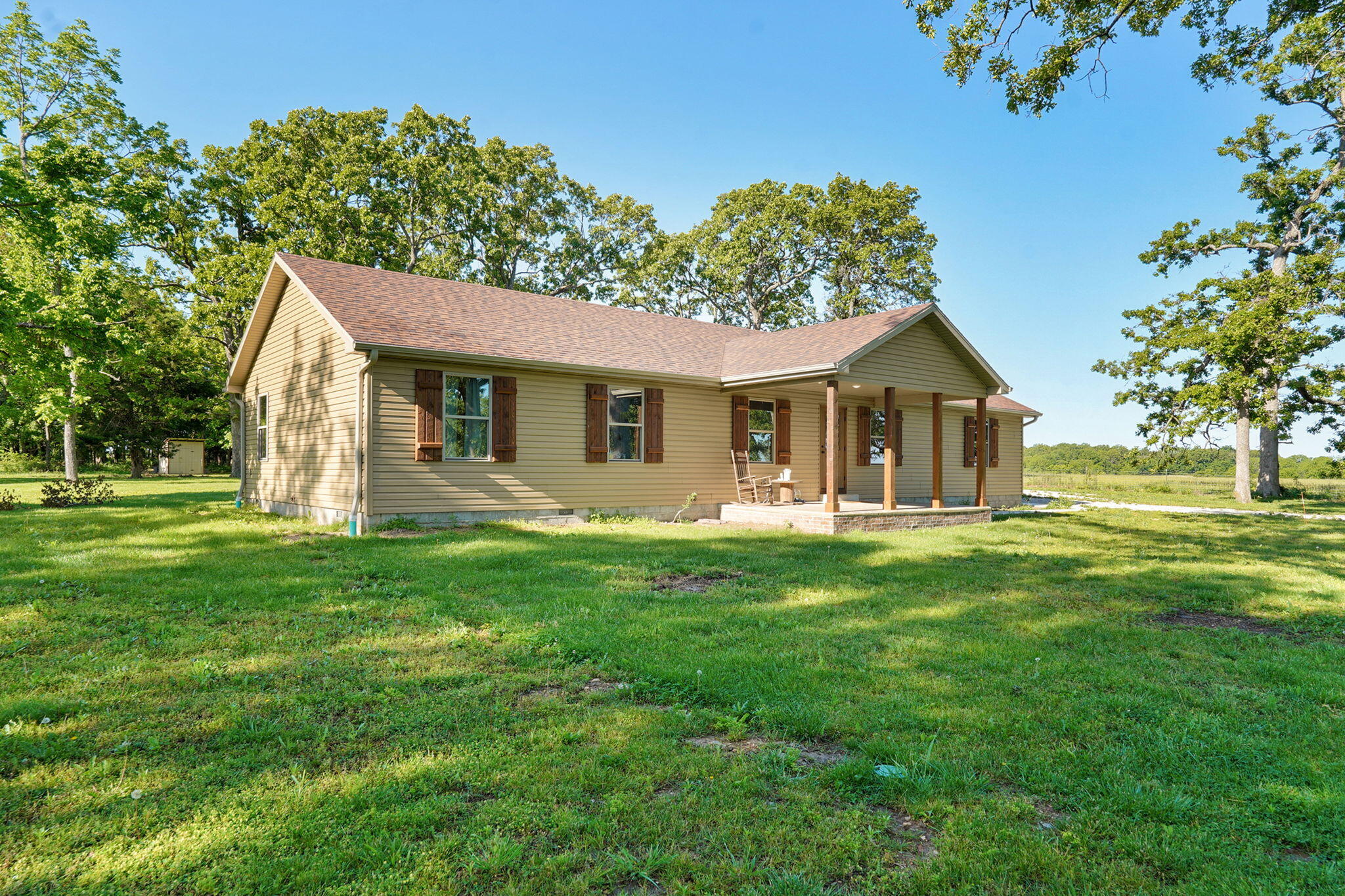 18519 Farm Road 2000 Property Photo 1