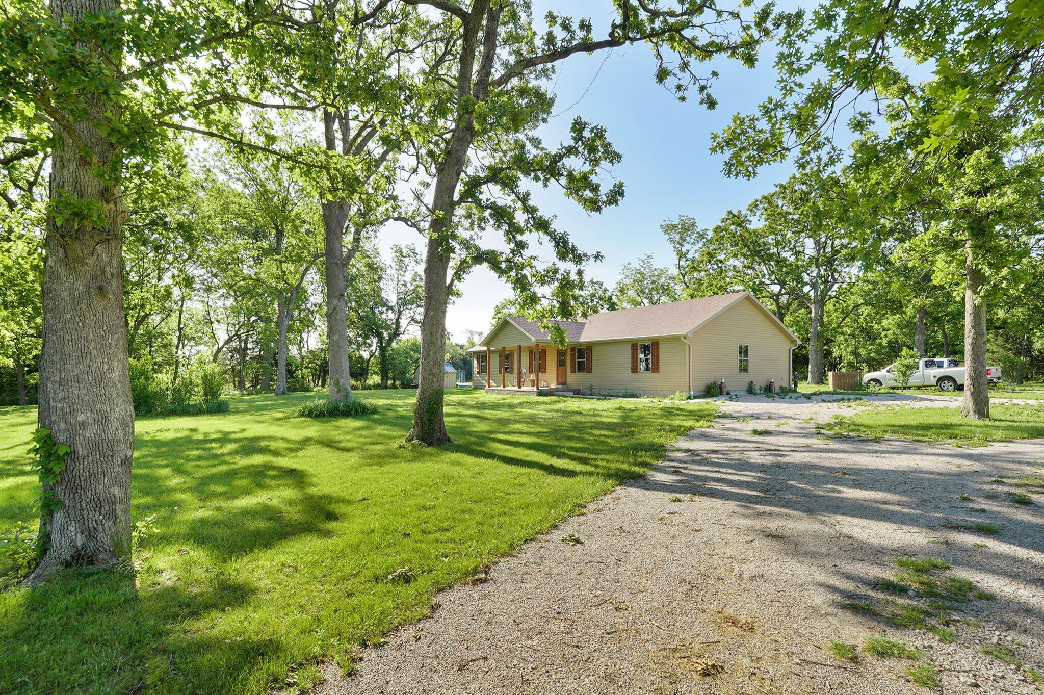 18519 Farm Road 2000 Property Photo 4