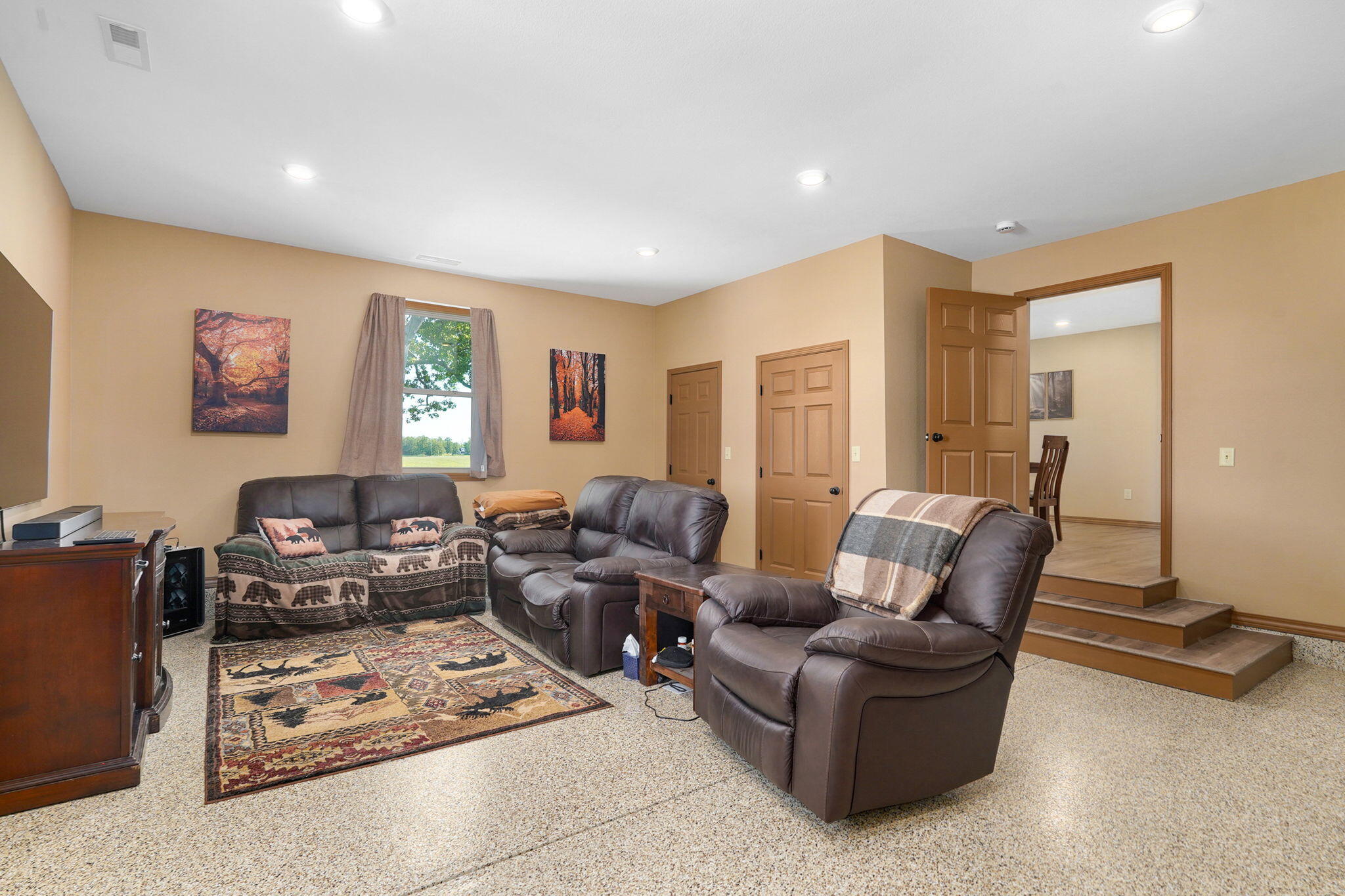 18519 Farm Road 2000 Property Photo 14