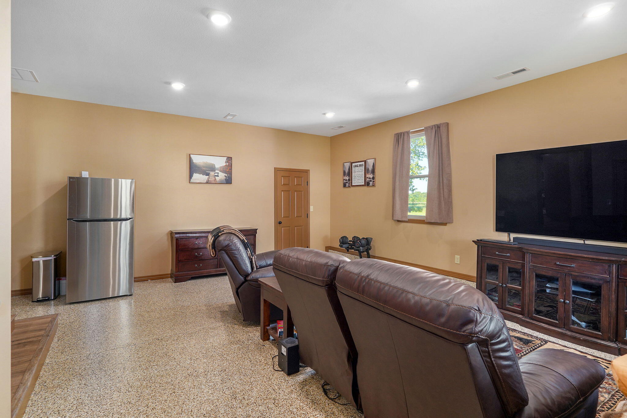 18519 Farm Road 2000 Property Photo 15