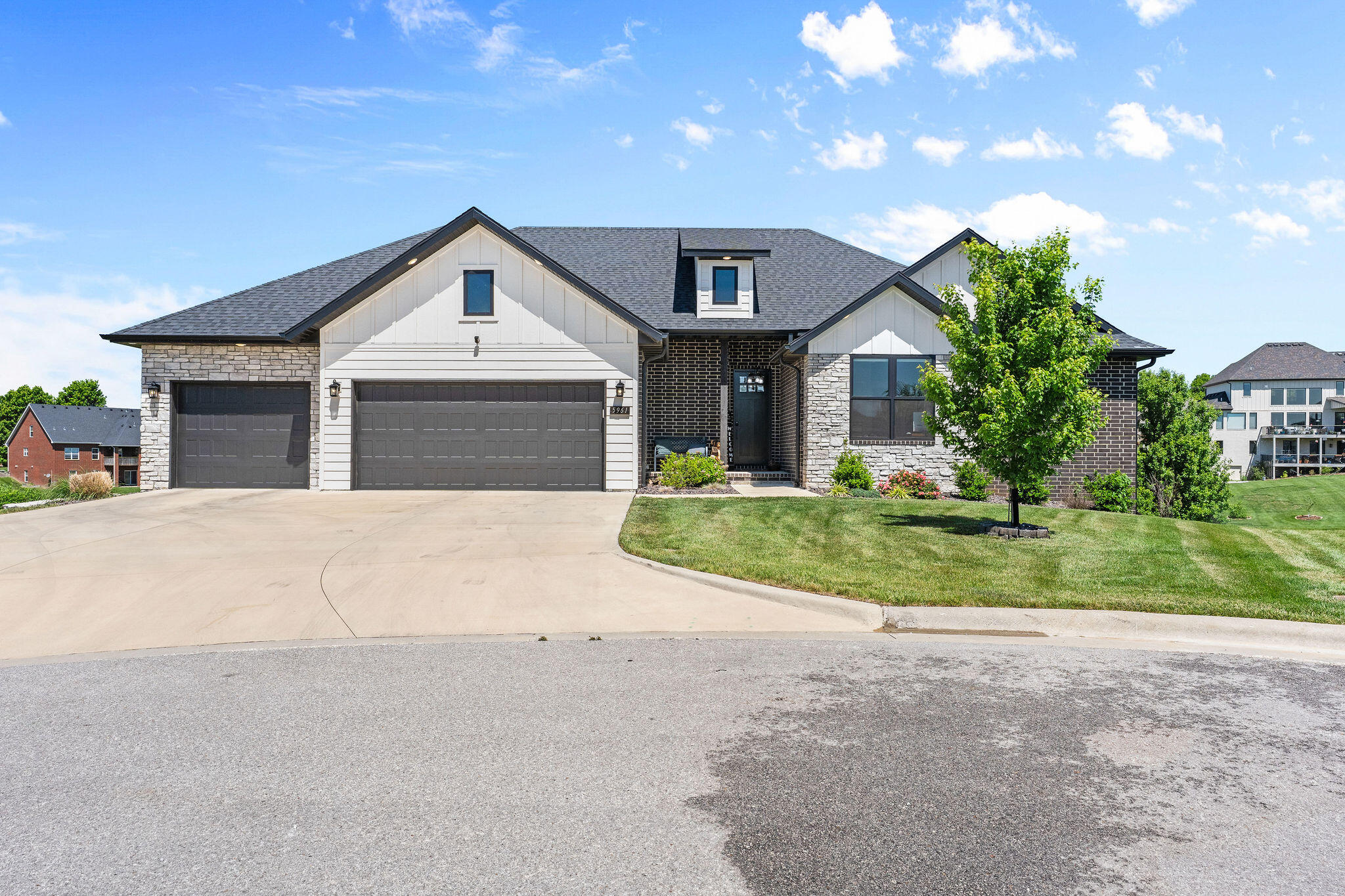 5961 South Doubletree Court Property Photo 1