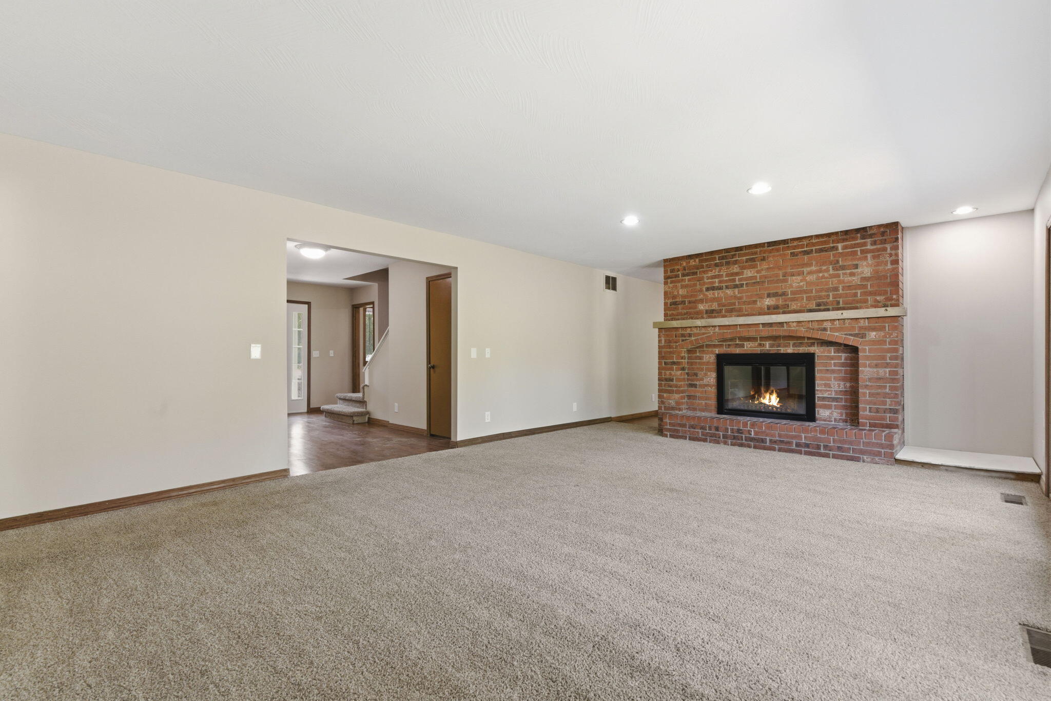 385 Jones Road Property Photo 5