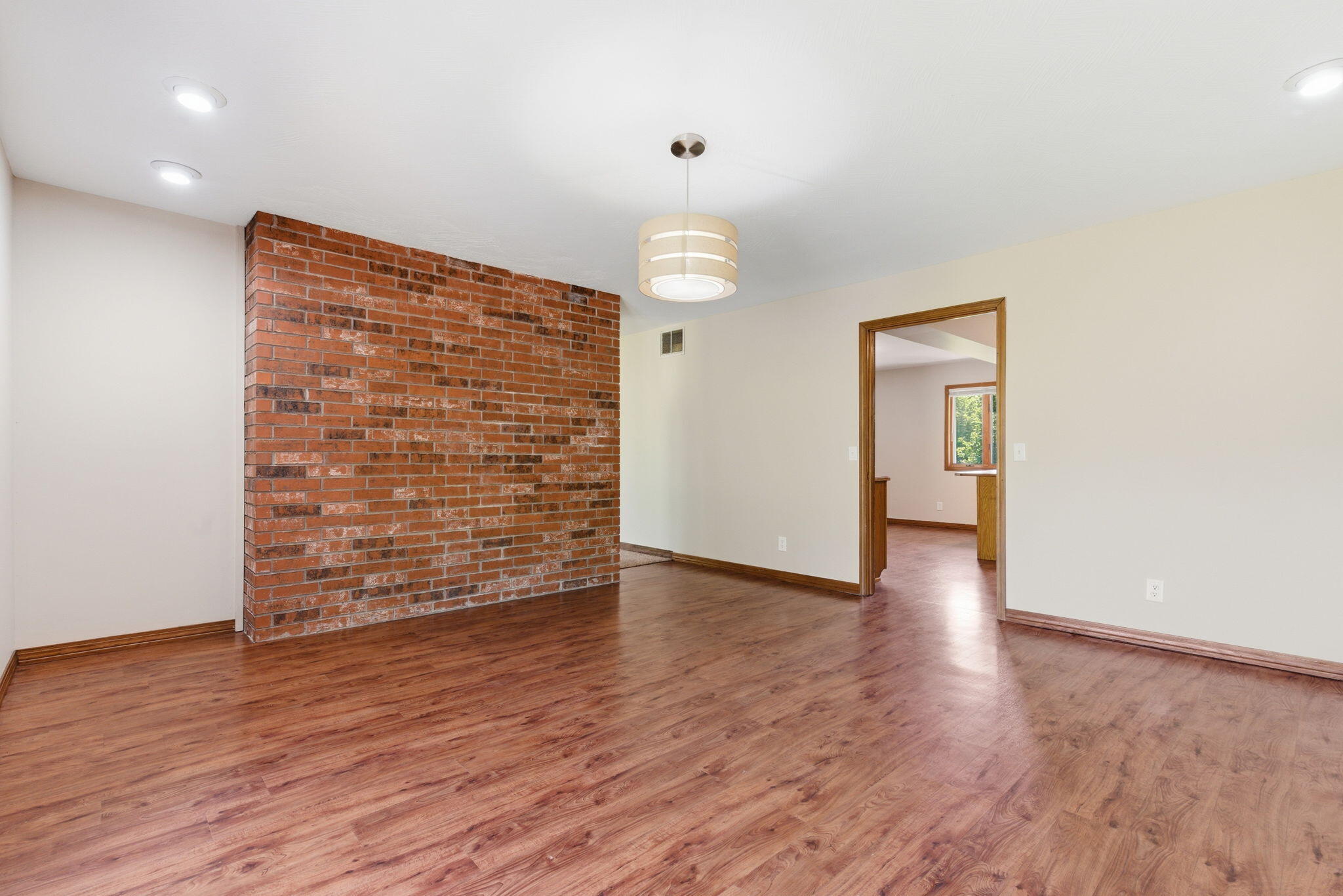 385 Jones Road Property Photo 6
