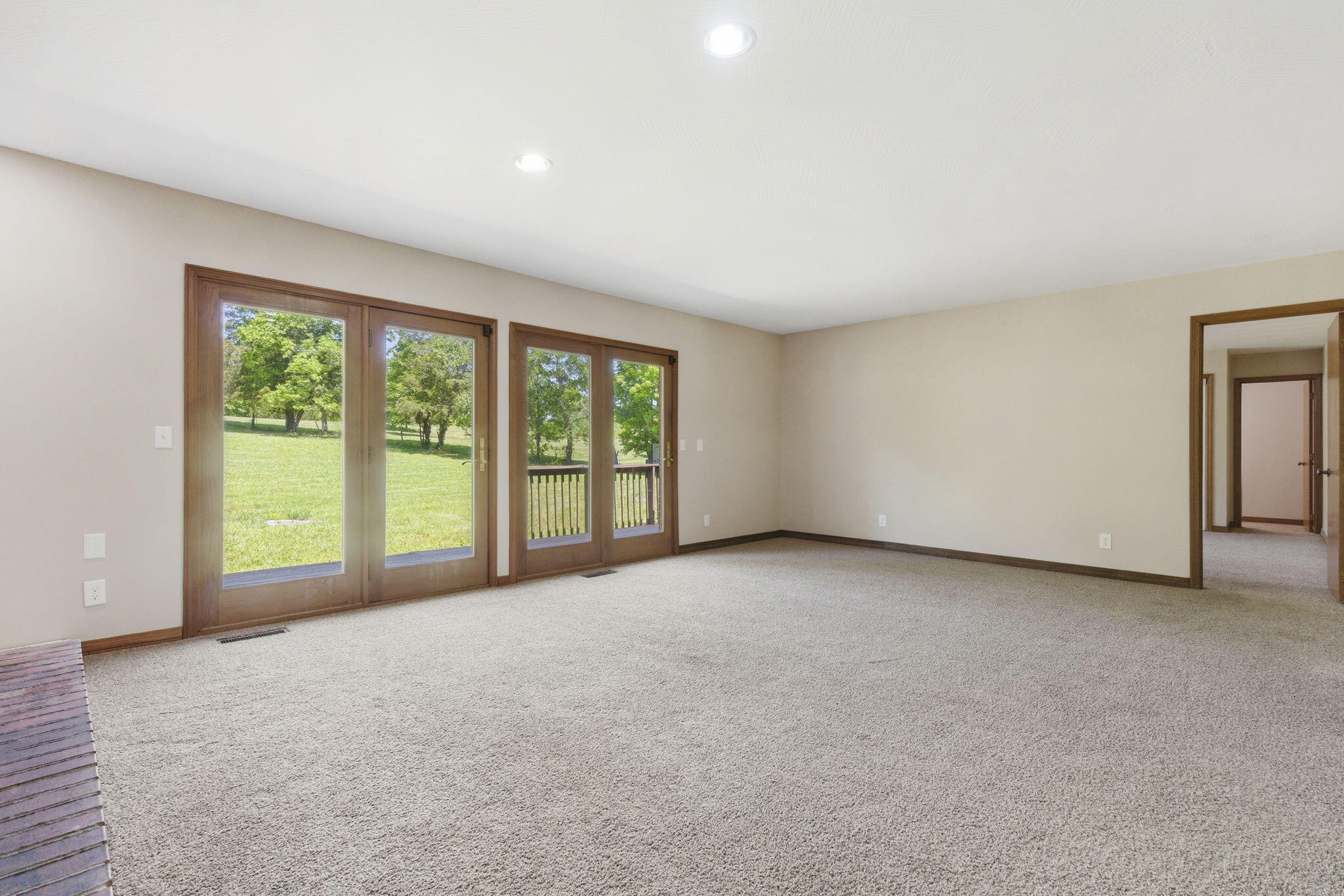 385 Jones Road Property Photo 7
