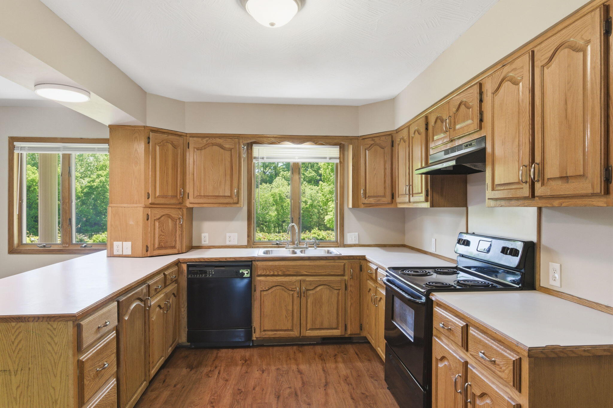 385 Jones Road Property Photo 11