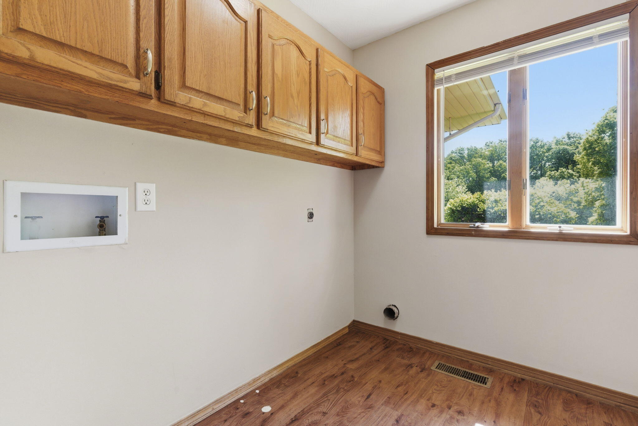 385 Jones Road Property Photo 14