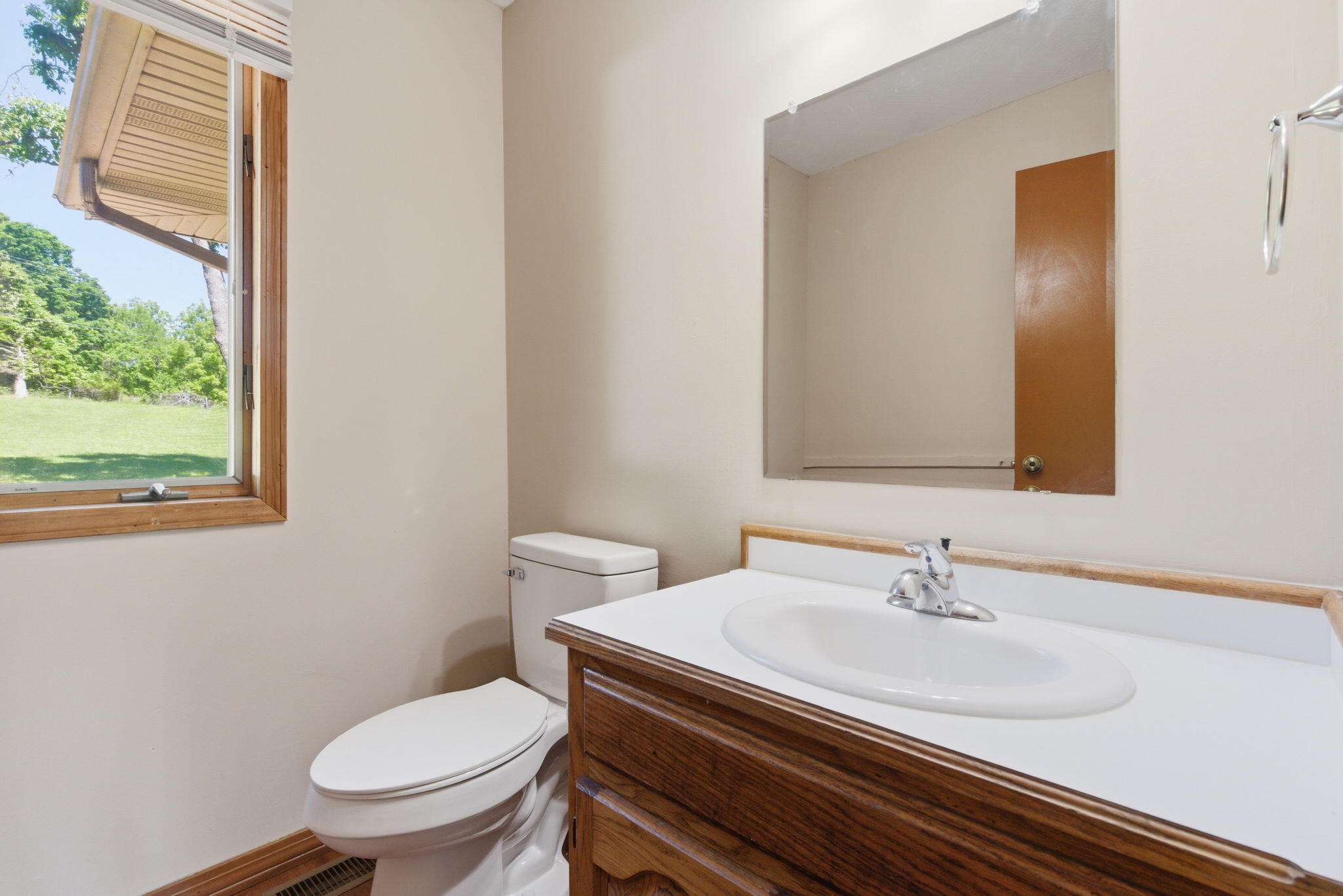 385 Jones Road Property Photo 15