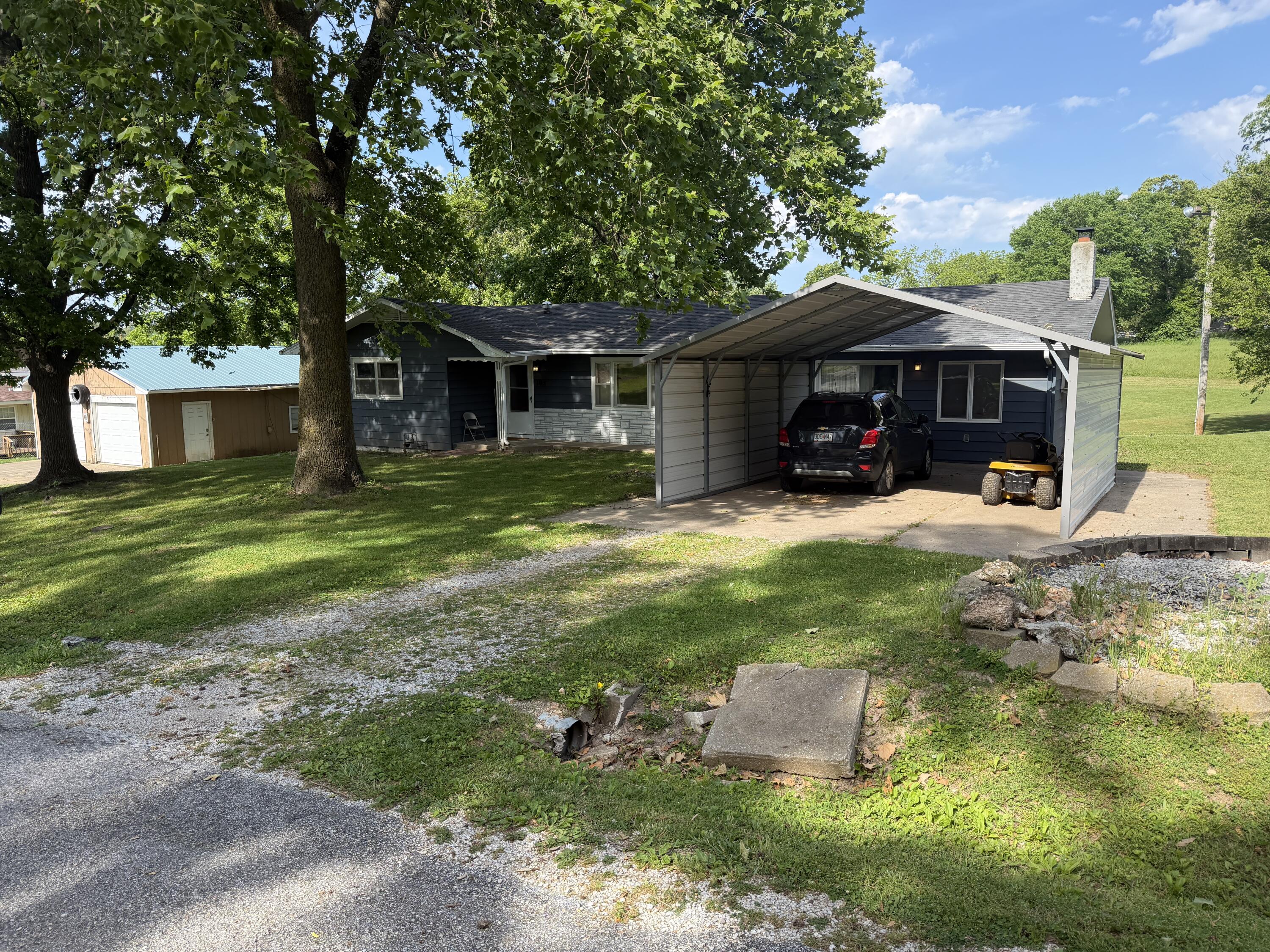 105 Walker Court Property Photo 1