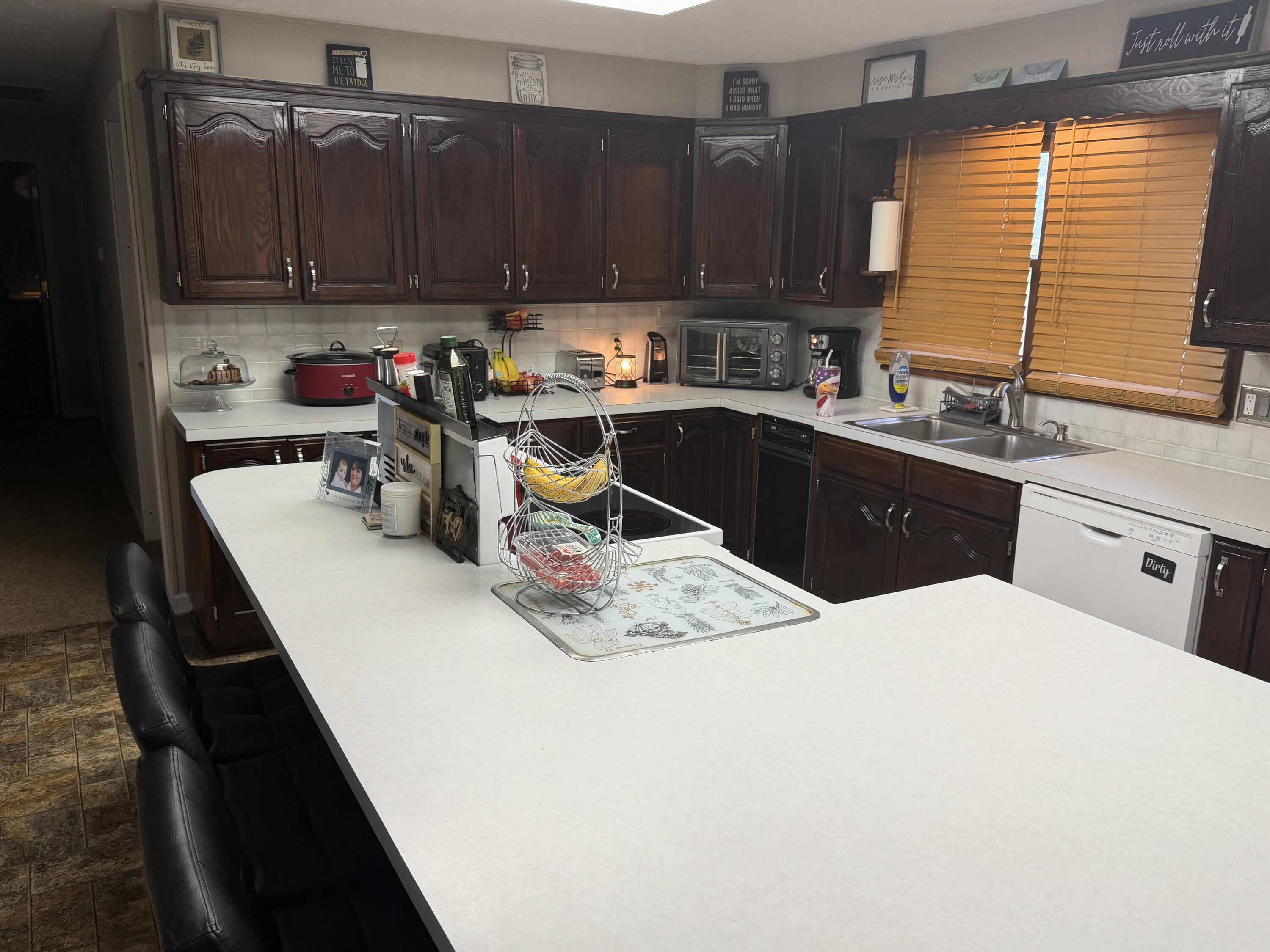 105 Walker Court Property Photo 8