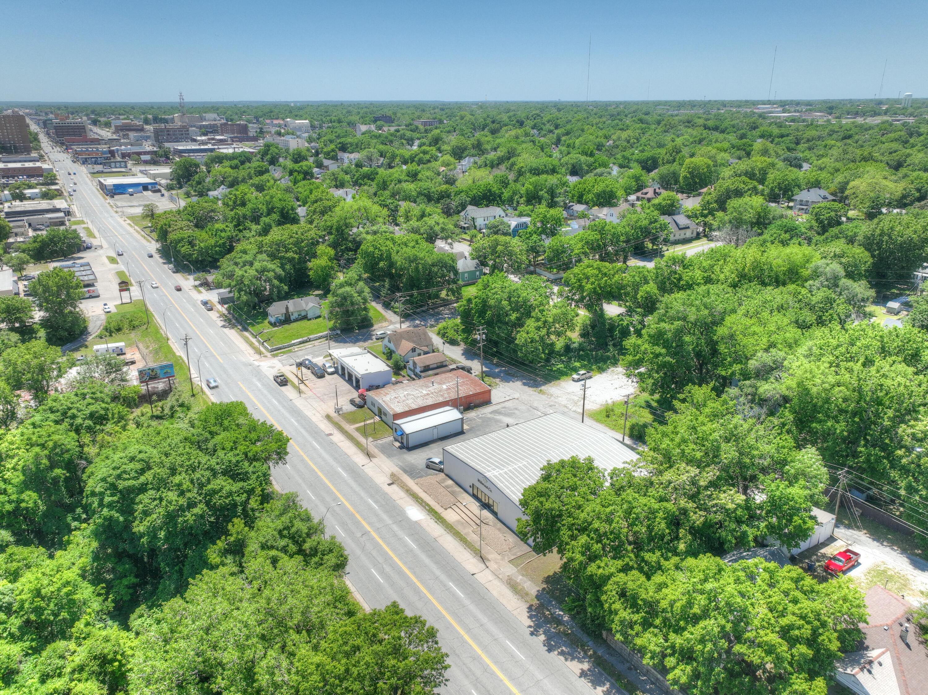 000 North Main Road Property Photo 3