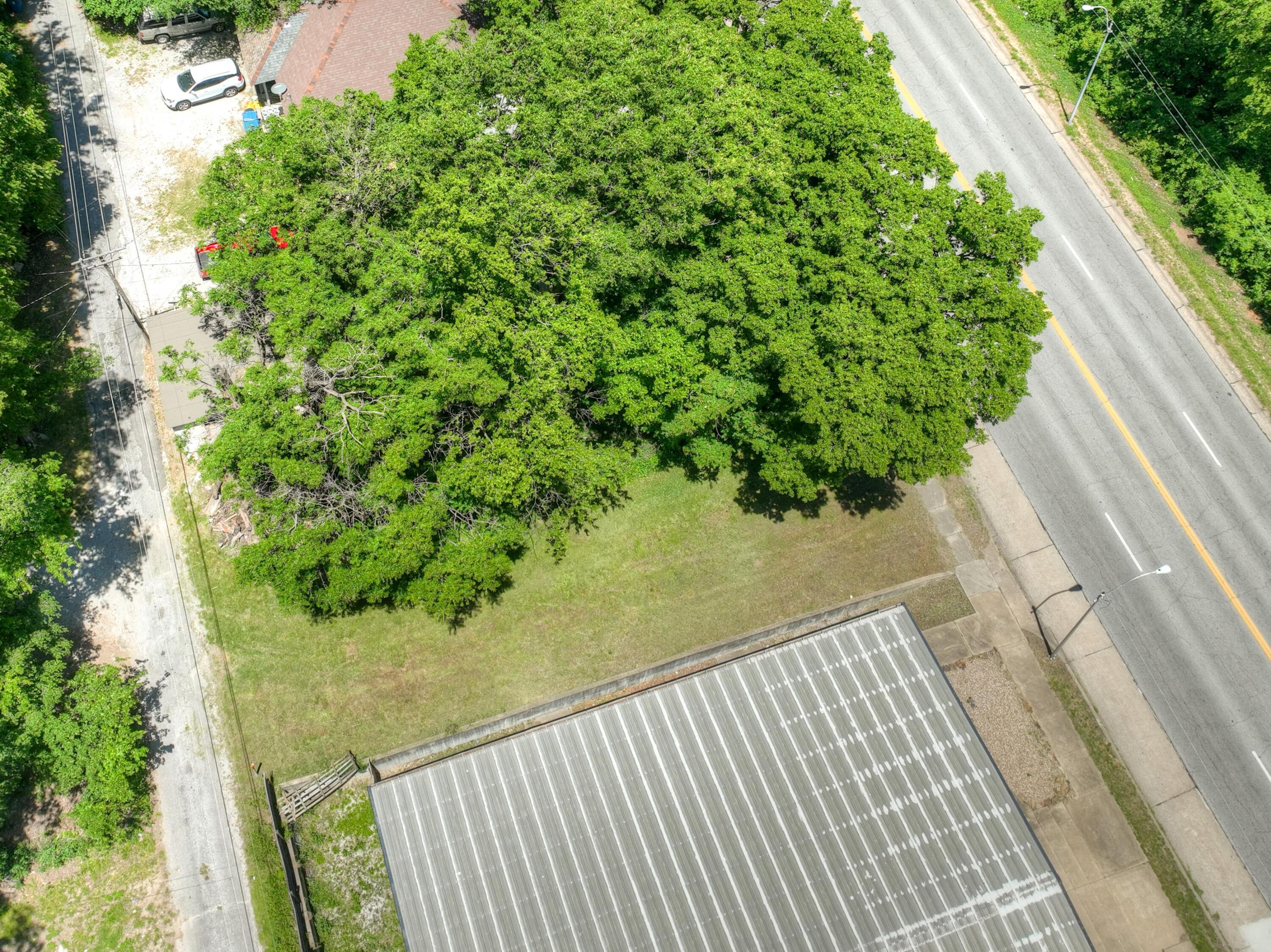 000 North Main Road Property Photo 8