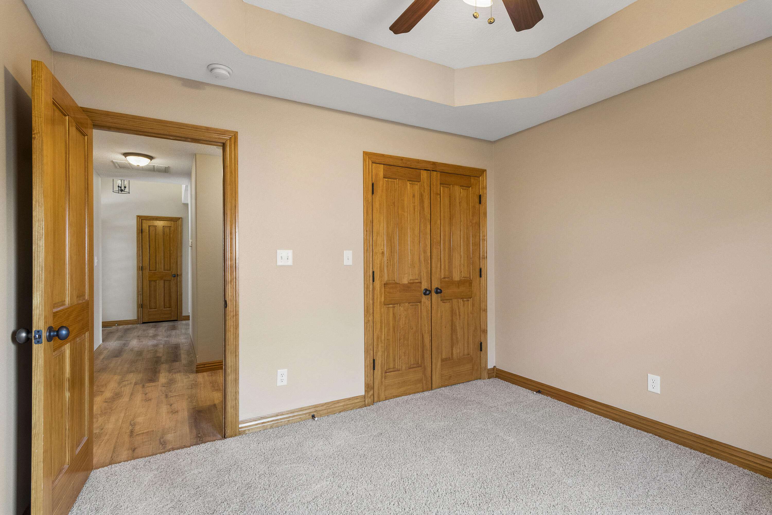 3746 North Croswell Avenue Property Photo 18