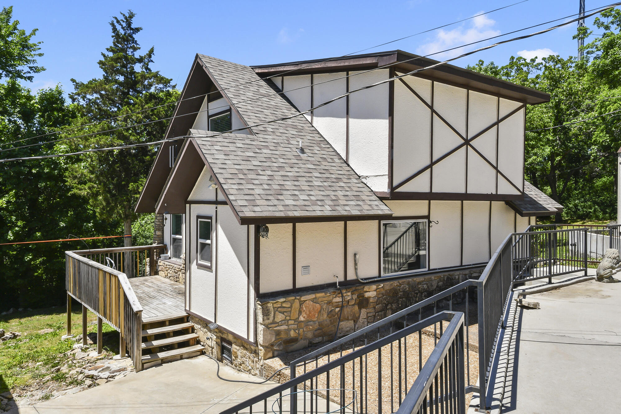 731 & 729 Knox Avenue Property Photo 1