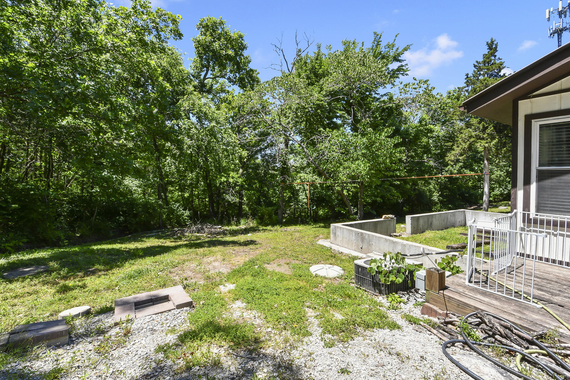 731 & 729 Knox Avenue Property Photo 39