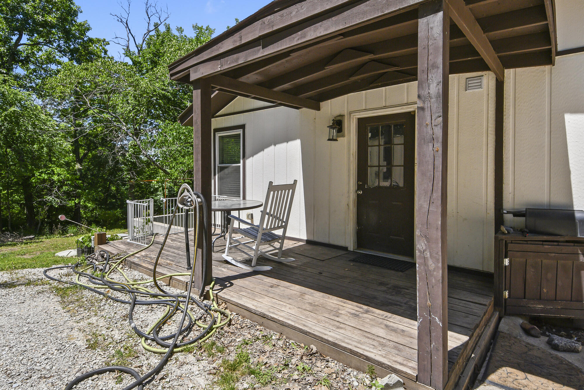 731 & 729 Knox Avenue Property Photo 42