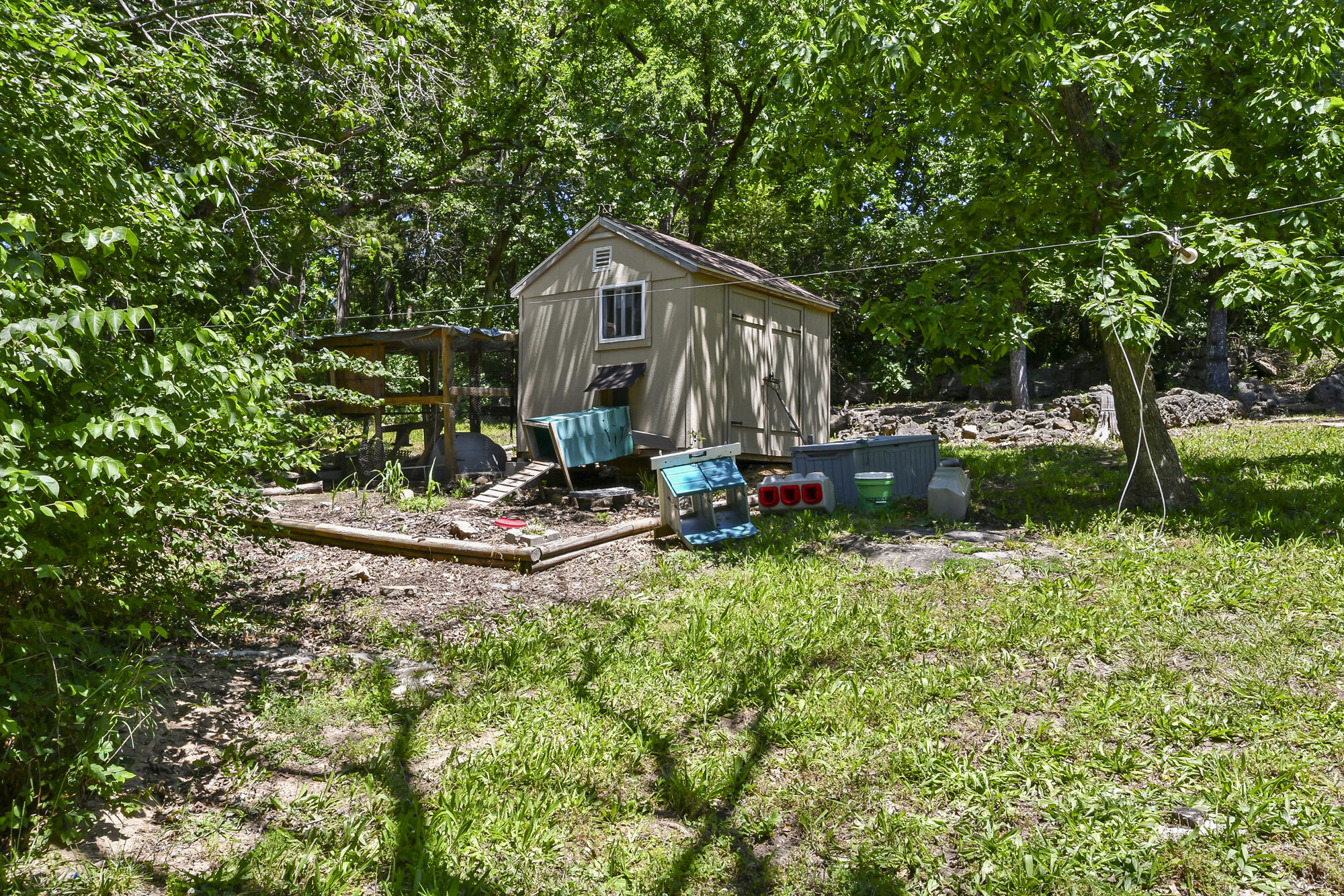 731 & 729 Knox Avenue Property Photo 69