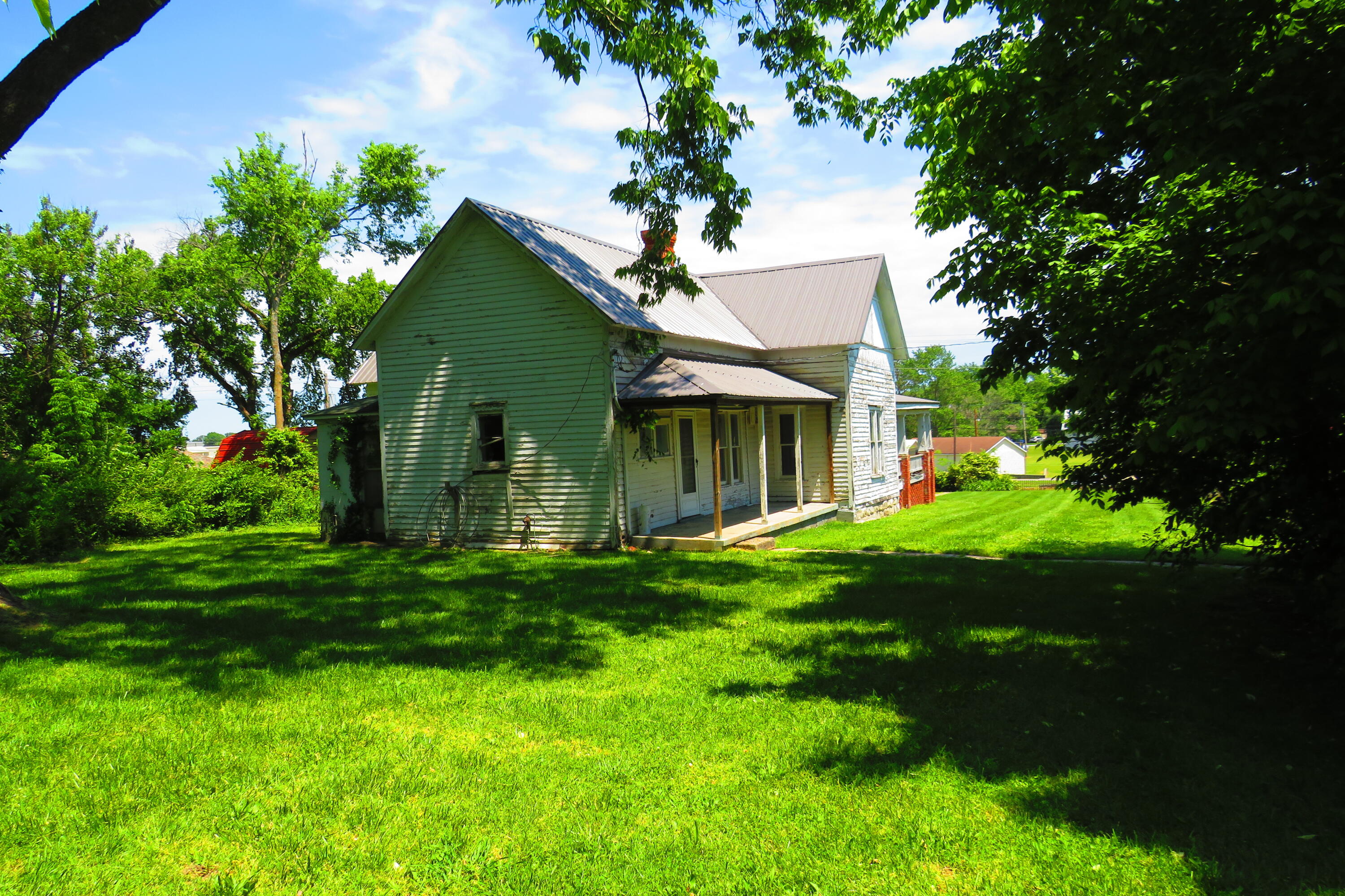 503 North Nettleton Avenue Property Photo 9