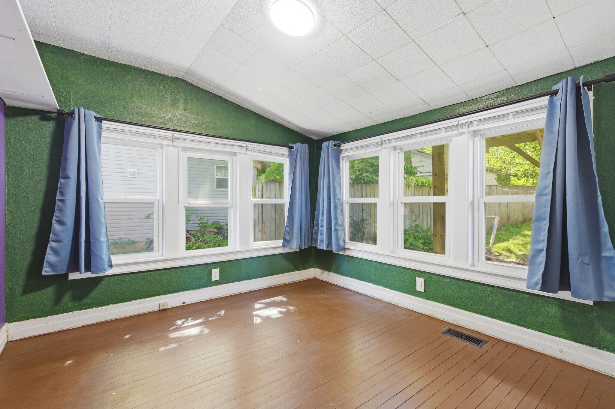 822 West Scott Street Property Photo 13