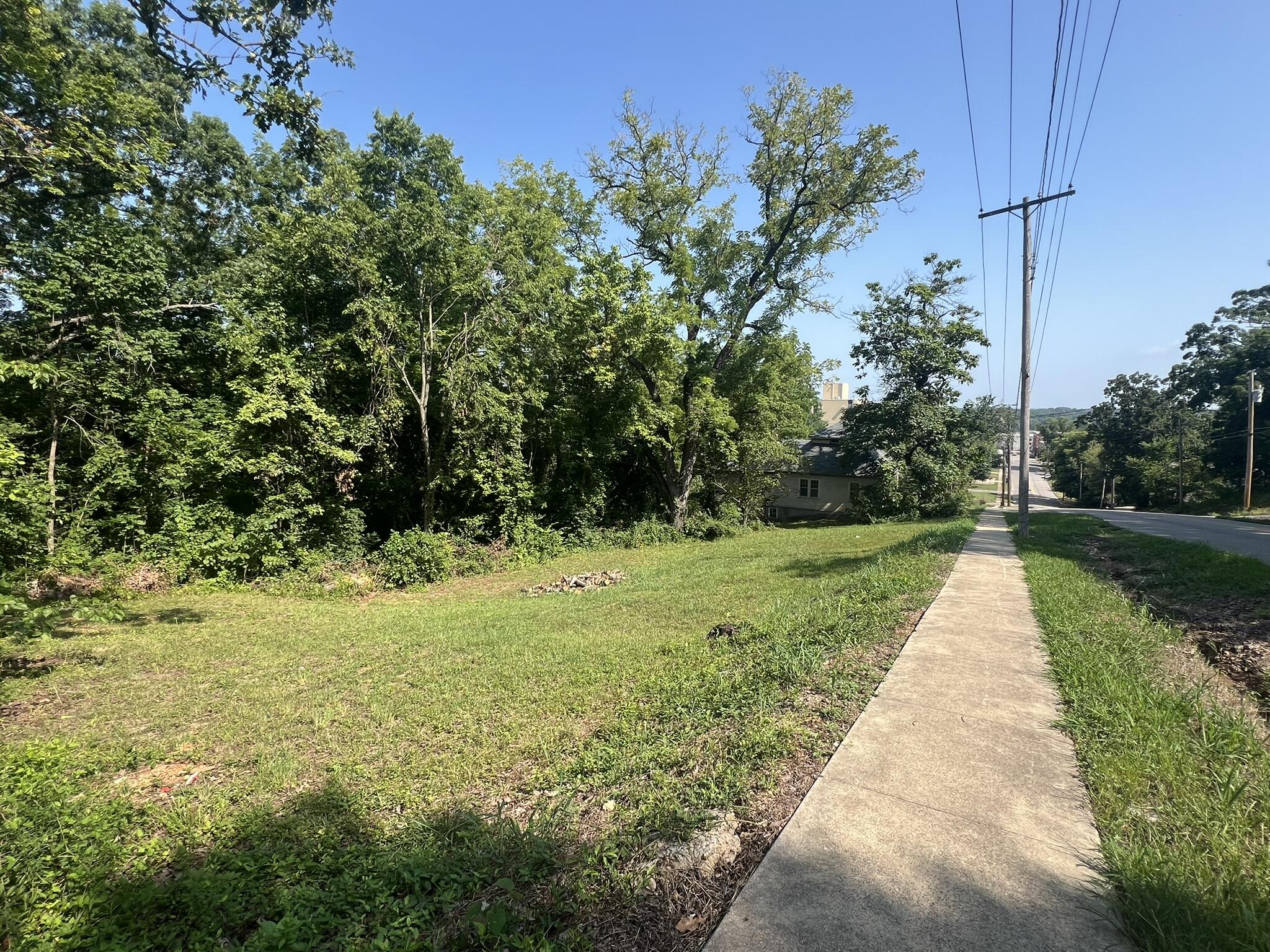 505 South Aid Avenue Property Photo 2