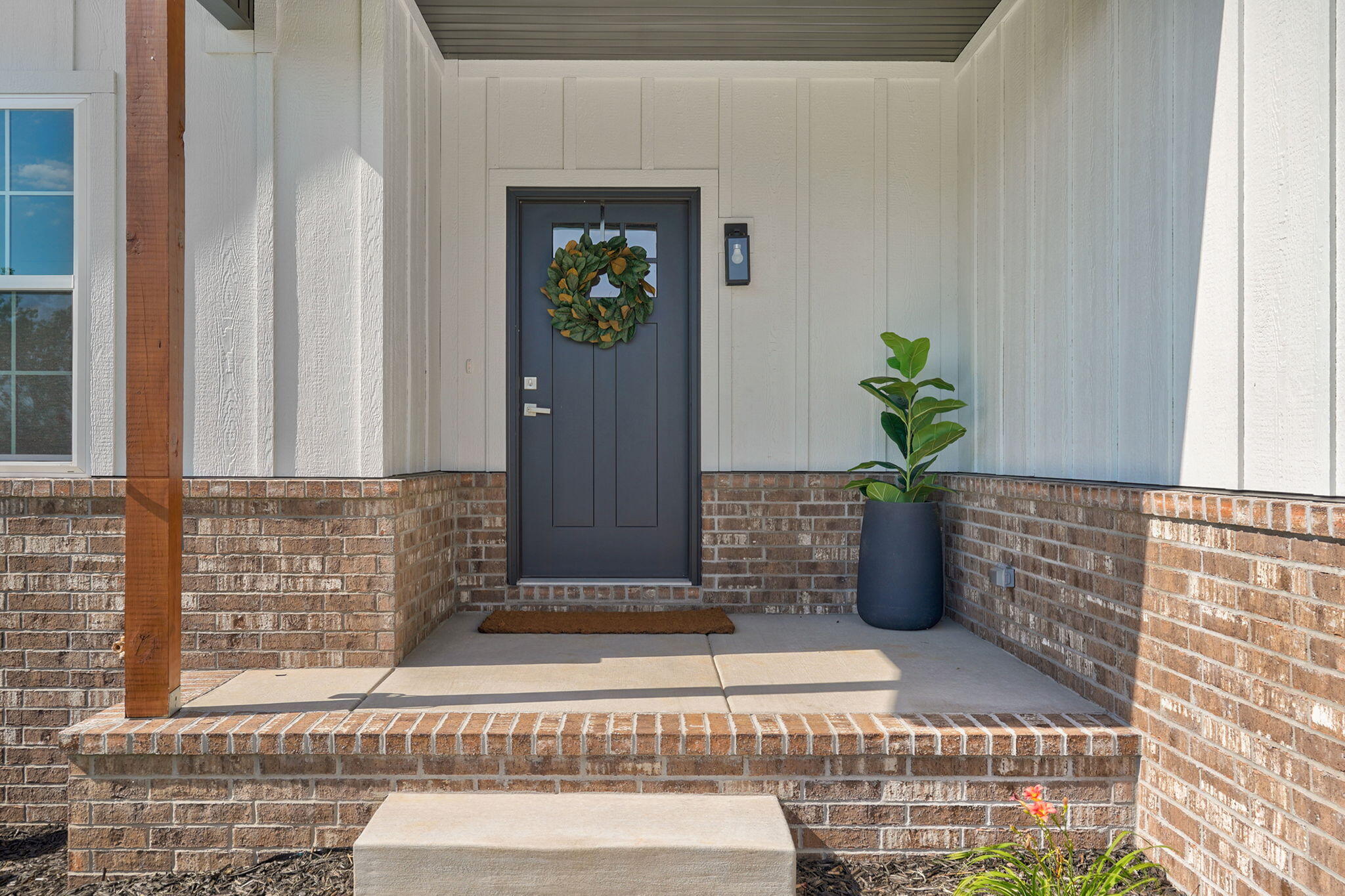 1209 West Pebblebrooke Drive Property Photo 4
