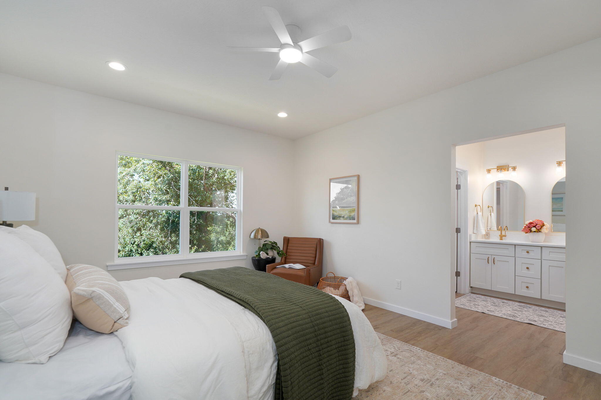 1209 West Pebblebrooke Drive Property Photo 21