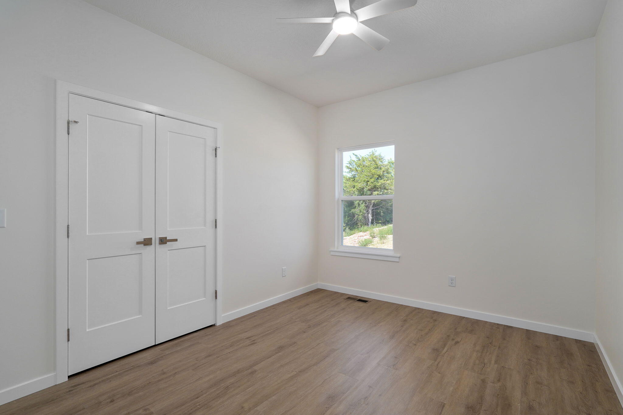 1209 West Pebblebrooke Drive Property Photo 26