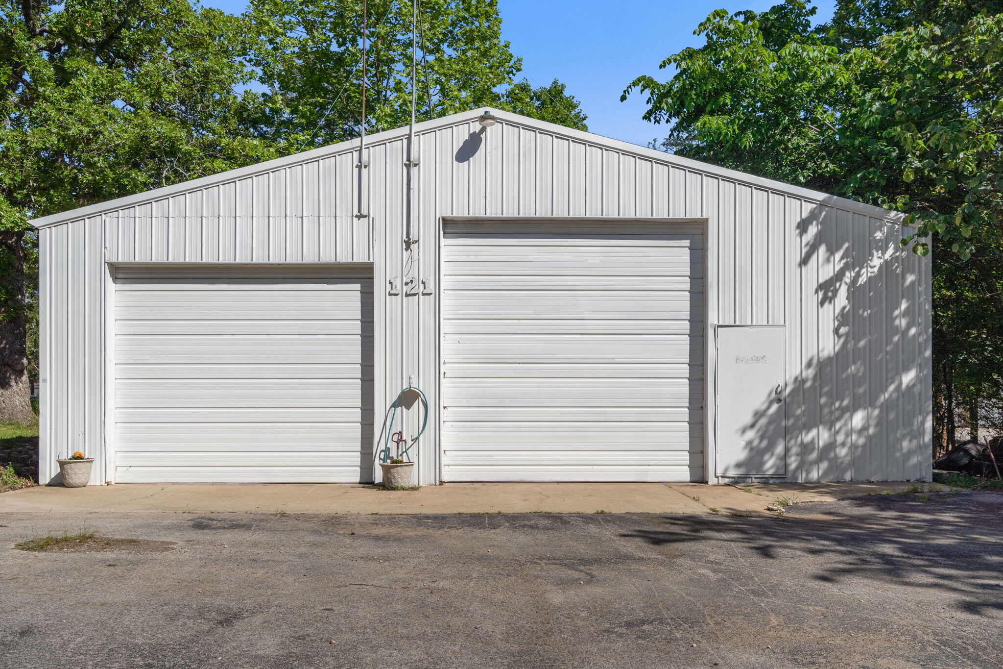 121 Forest Lane Property Photo 4