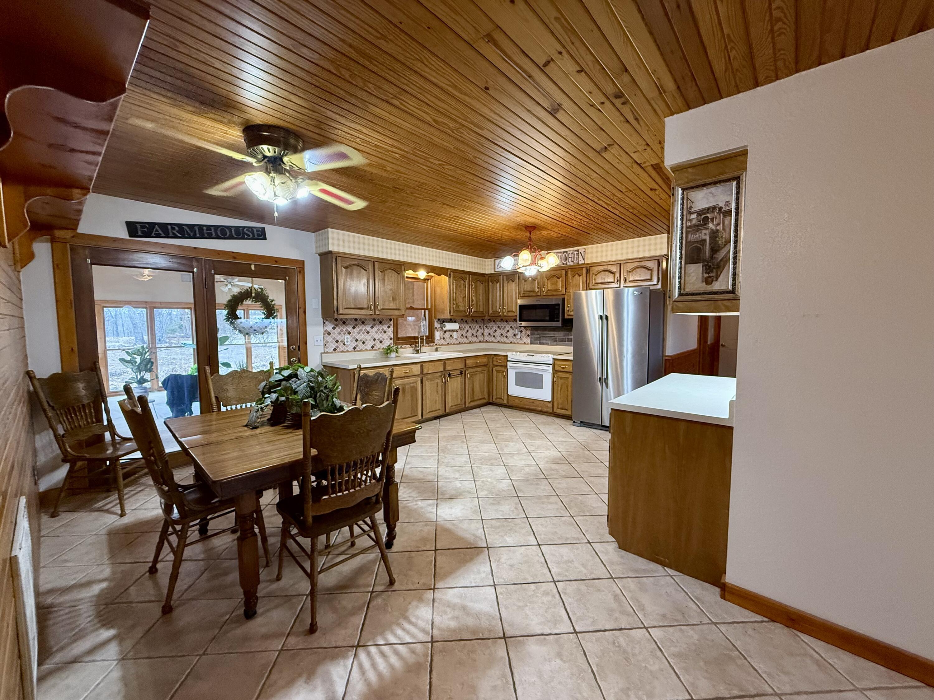 209 County Road 124 Property Photo 17