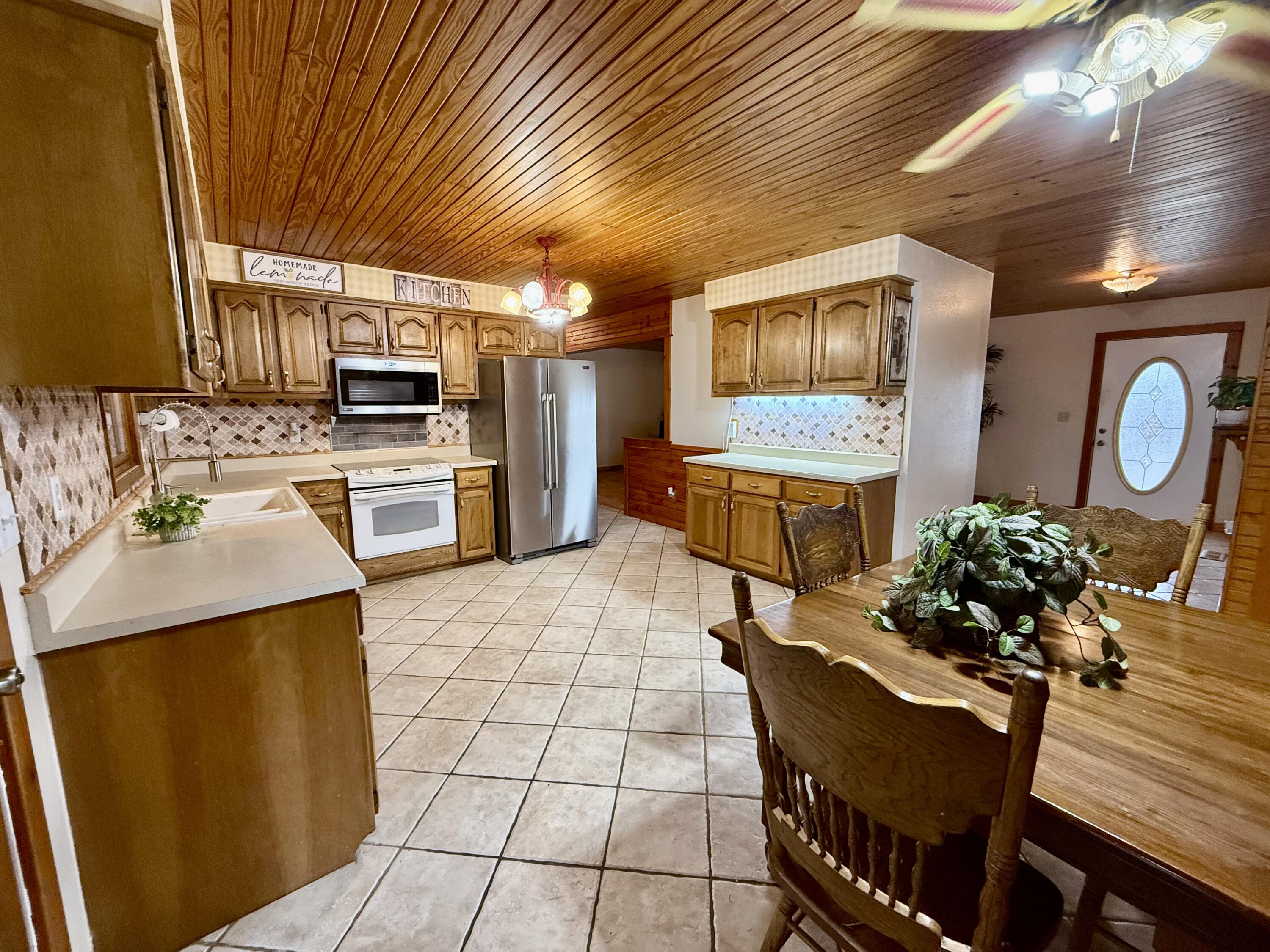209 County Road 124 Property Photo 18