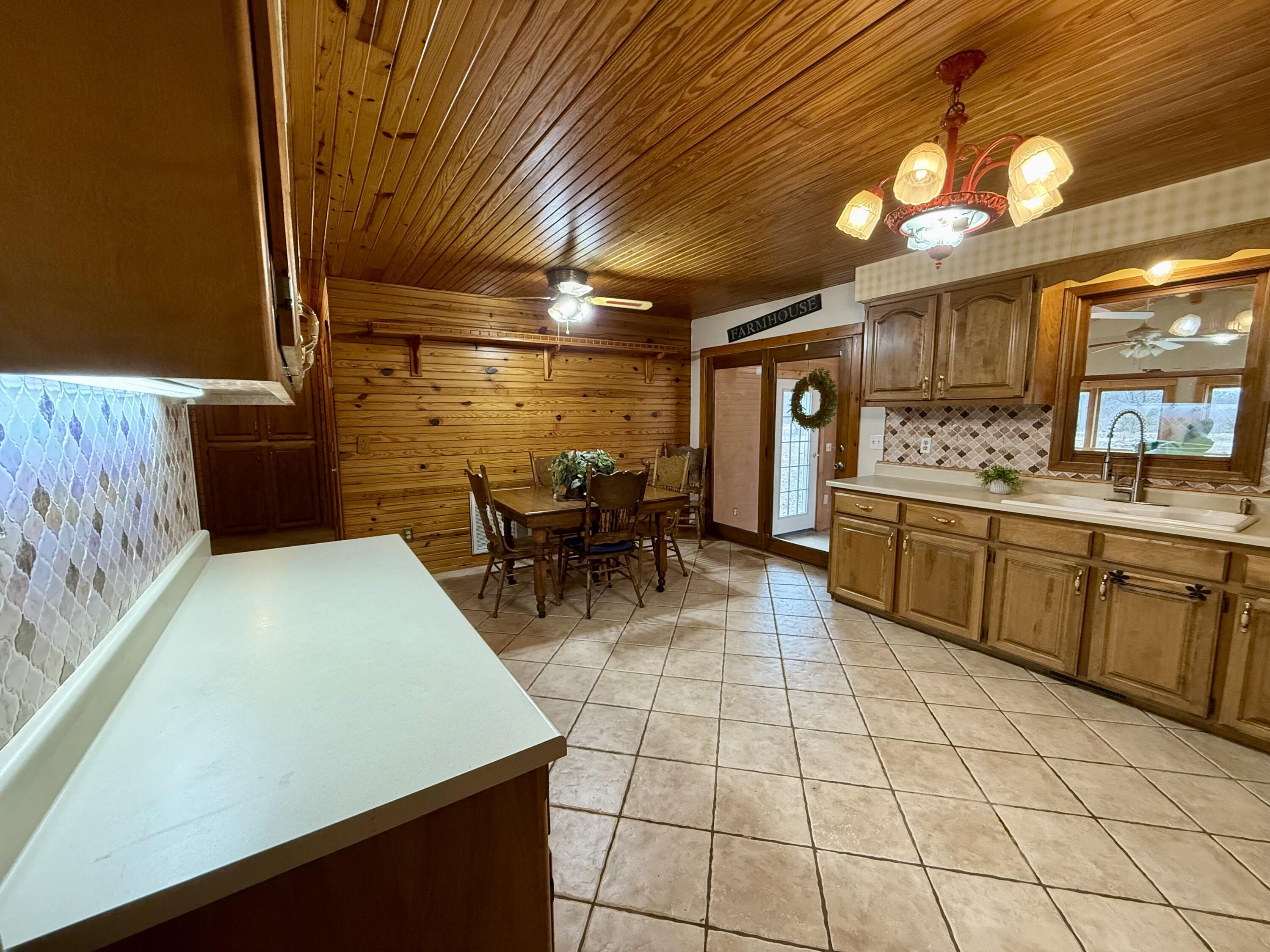 209 County Road 124 Property Photo 21