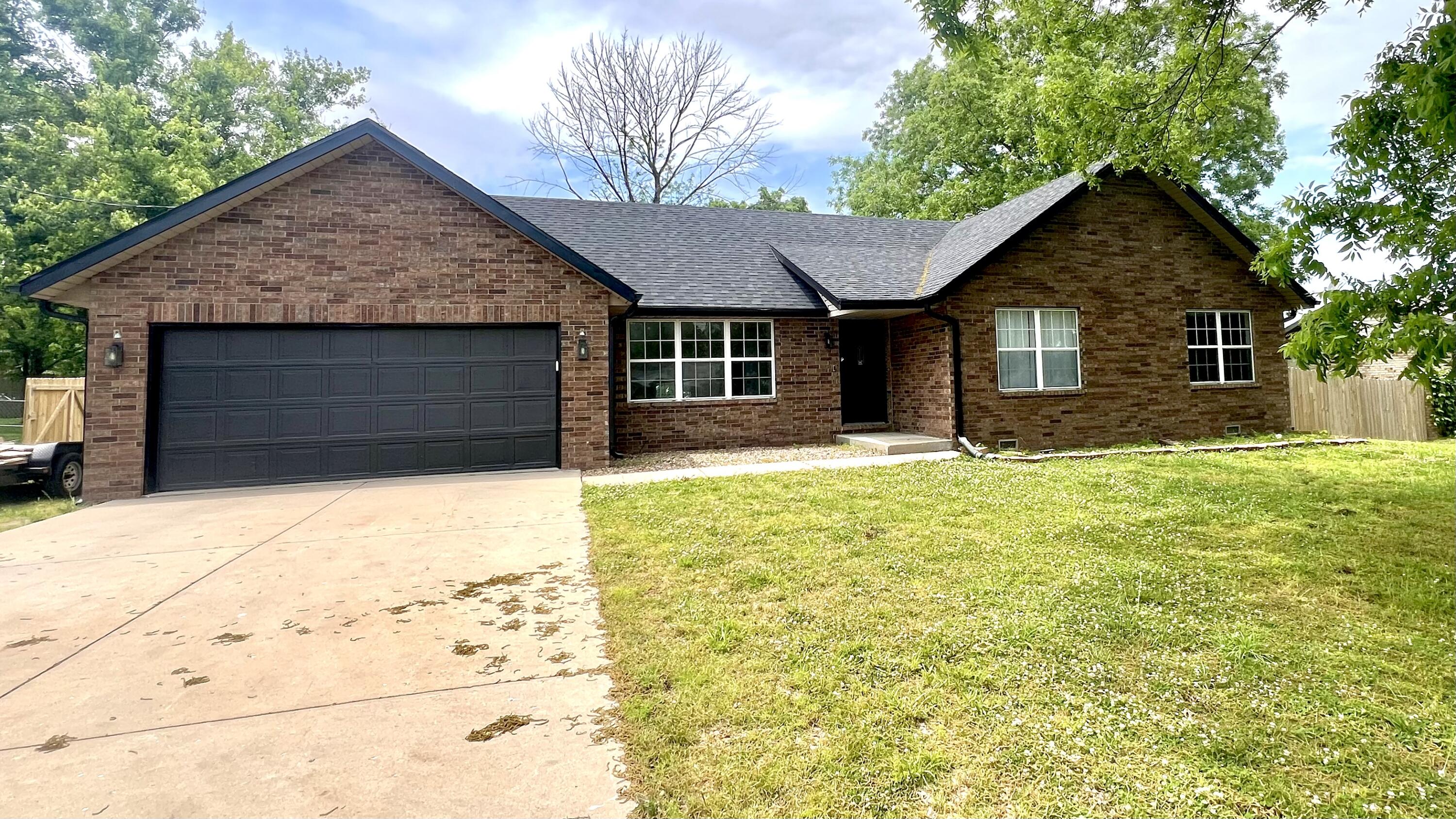 603 Lakeview Drive Property Photo 2