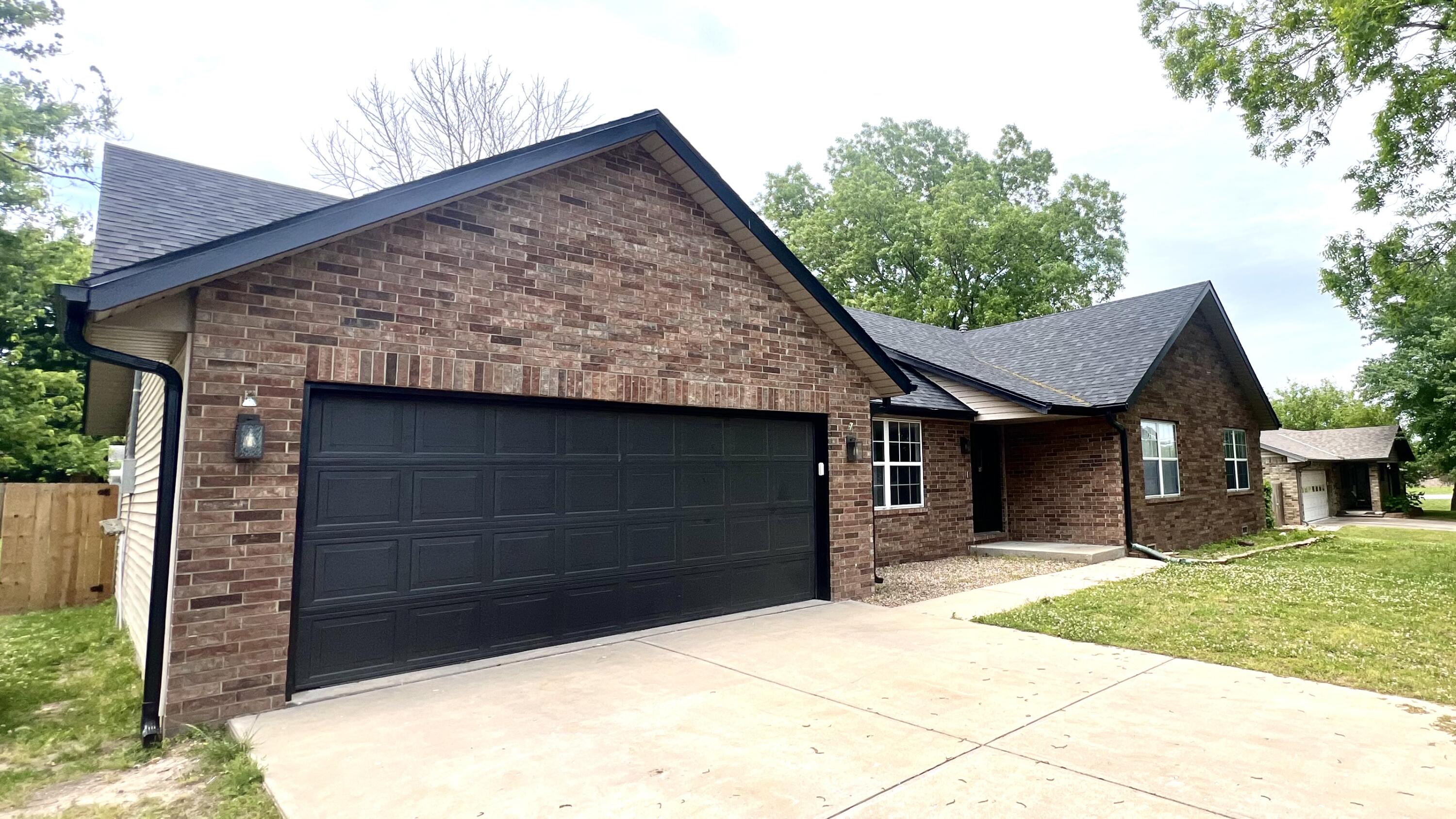 603 Lakeview Drive Property Photo 3