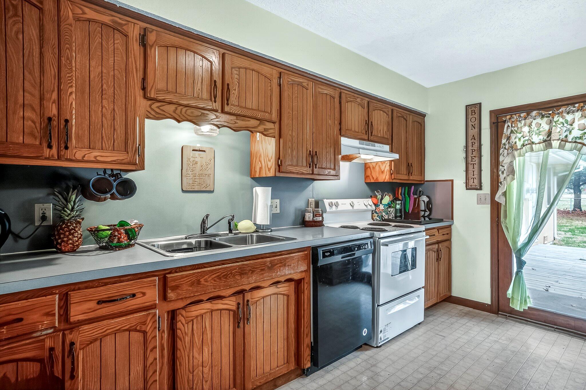 1006 Baretta Court Property Photo 13