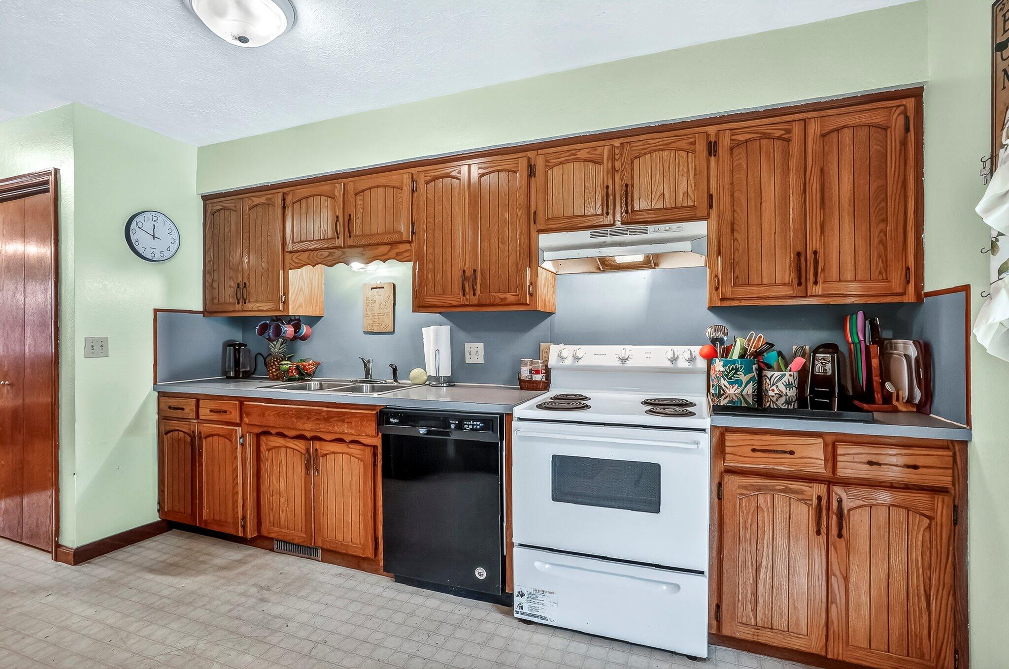 1006 Baretta Court Property Photo 14