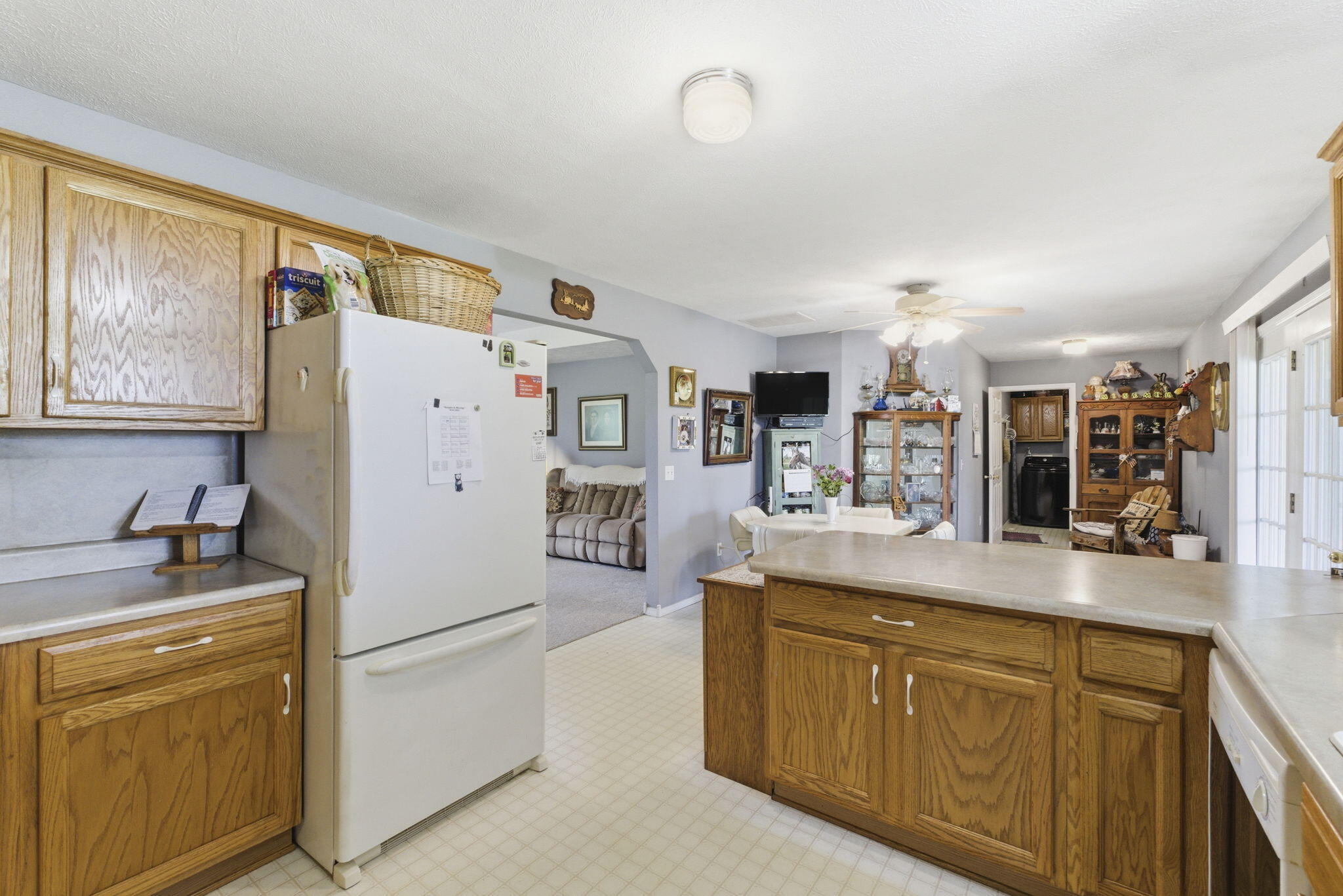 11175 West Farm Road 36 Property Photo 9