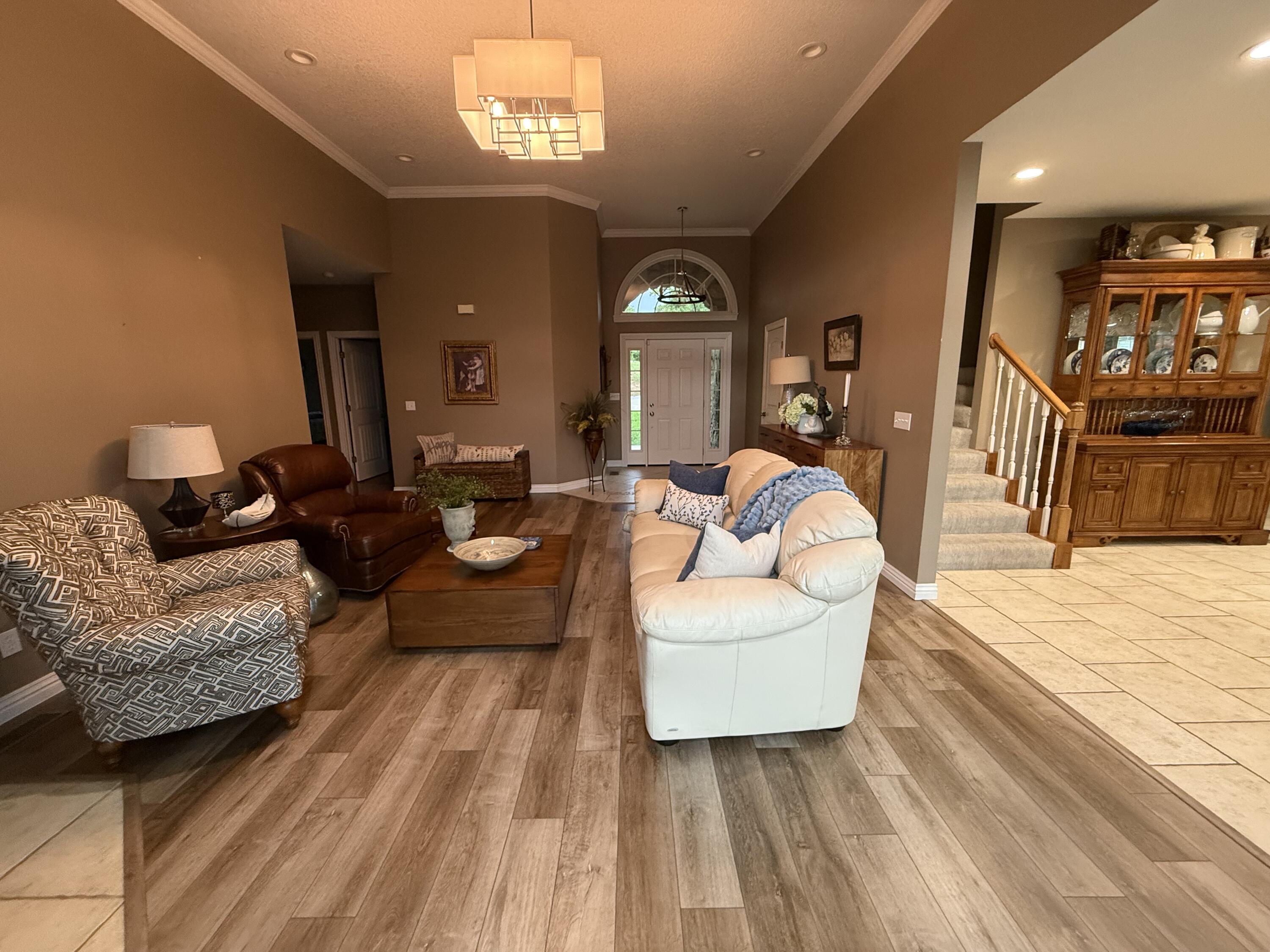 813 Roundup Property Photo 6