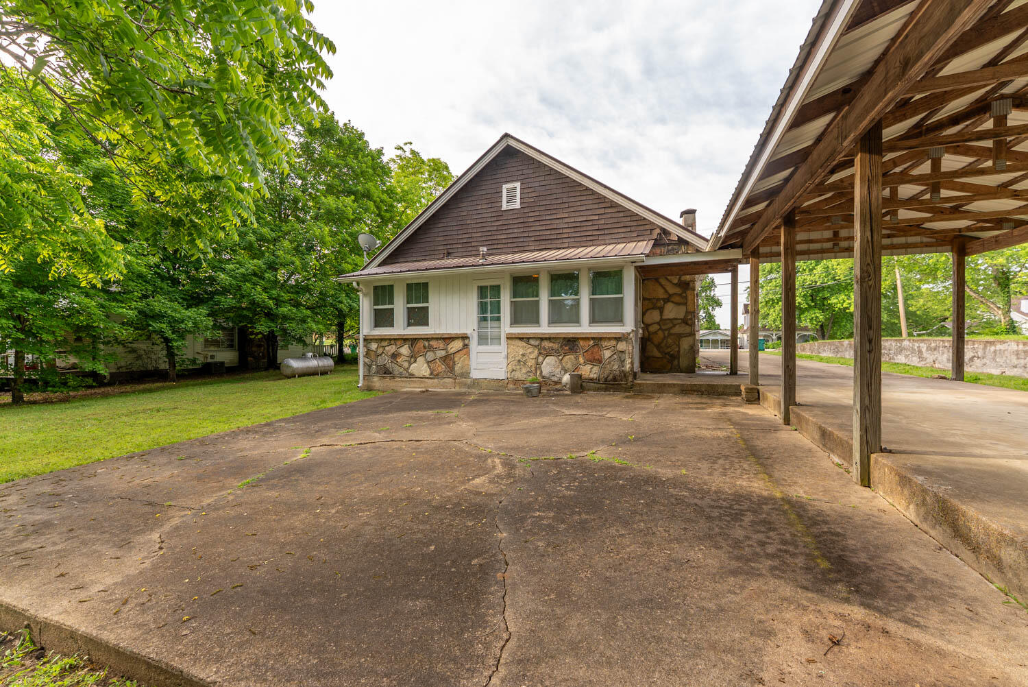 838 Chestnut Street Property Photo 9