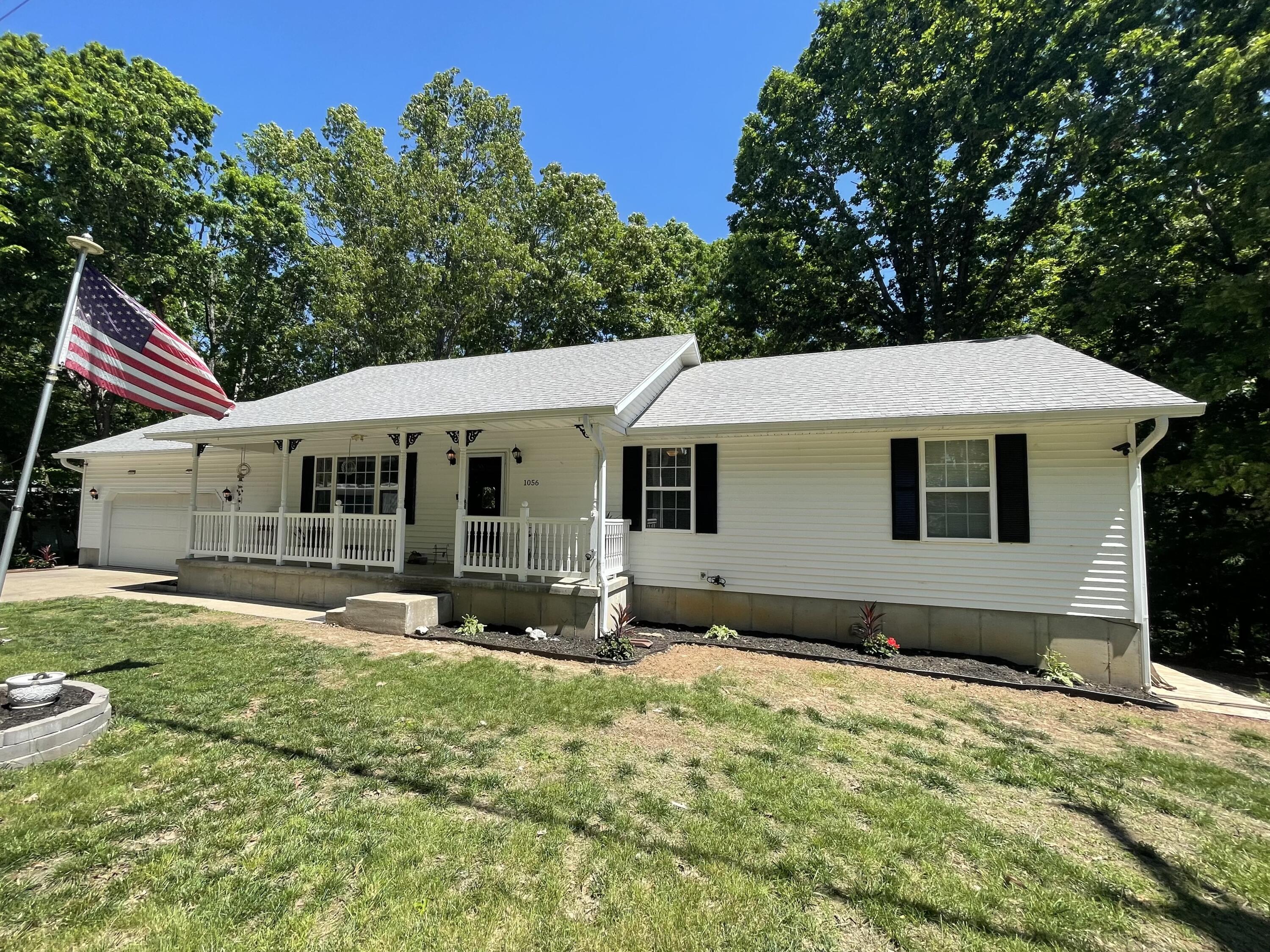 1056 Talking Rocks Road Property Photo 1