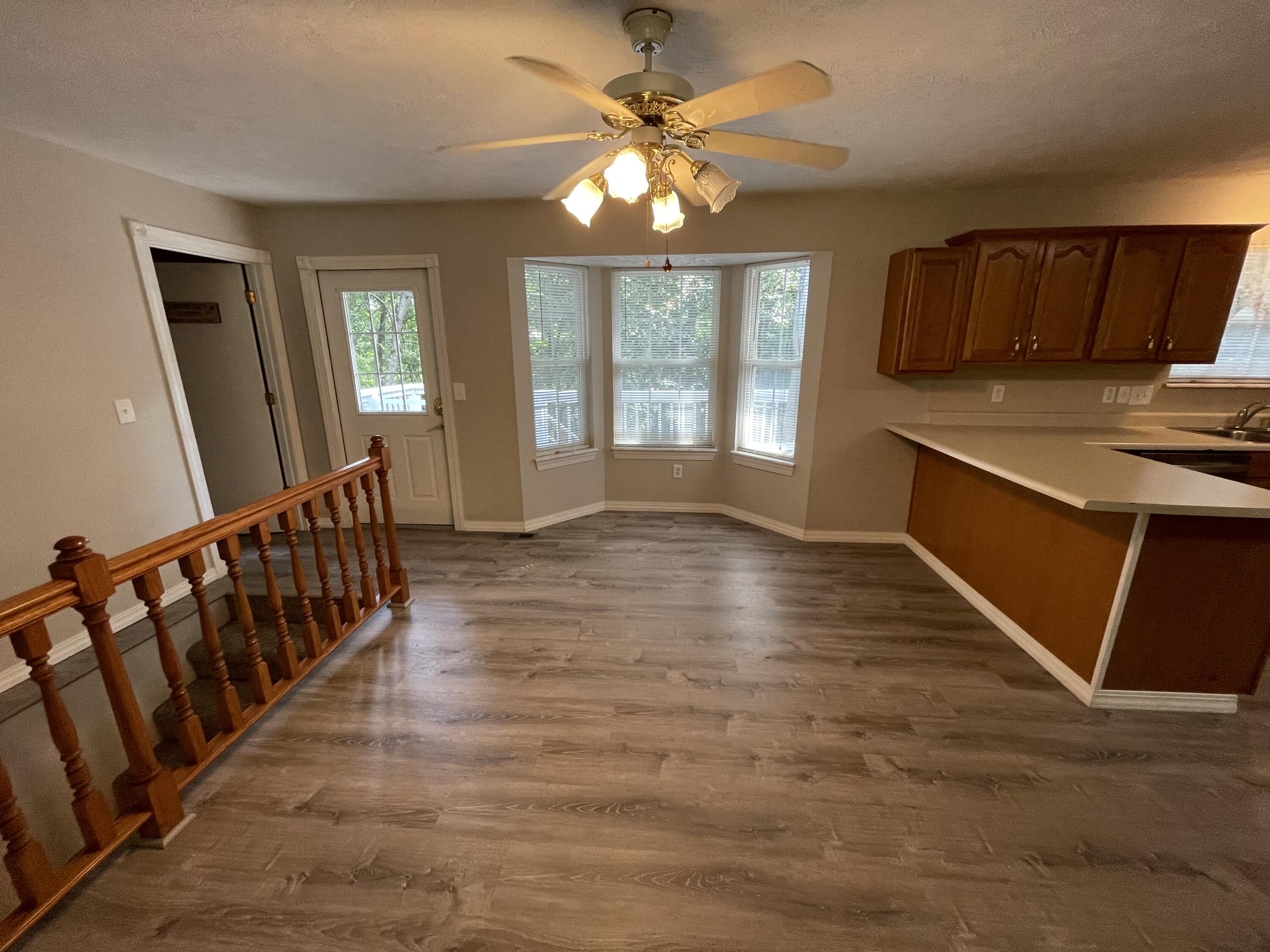 1056 Talking Rocks Road Property Photo 7