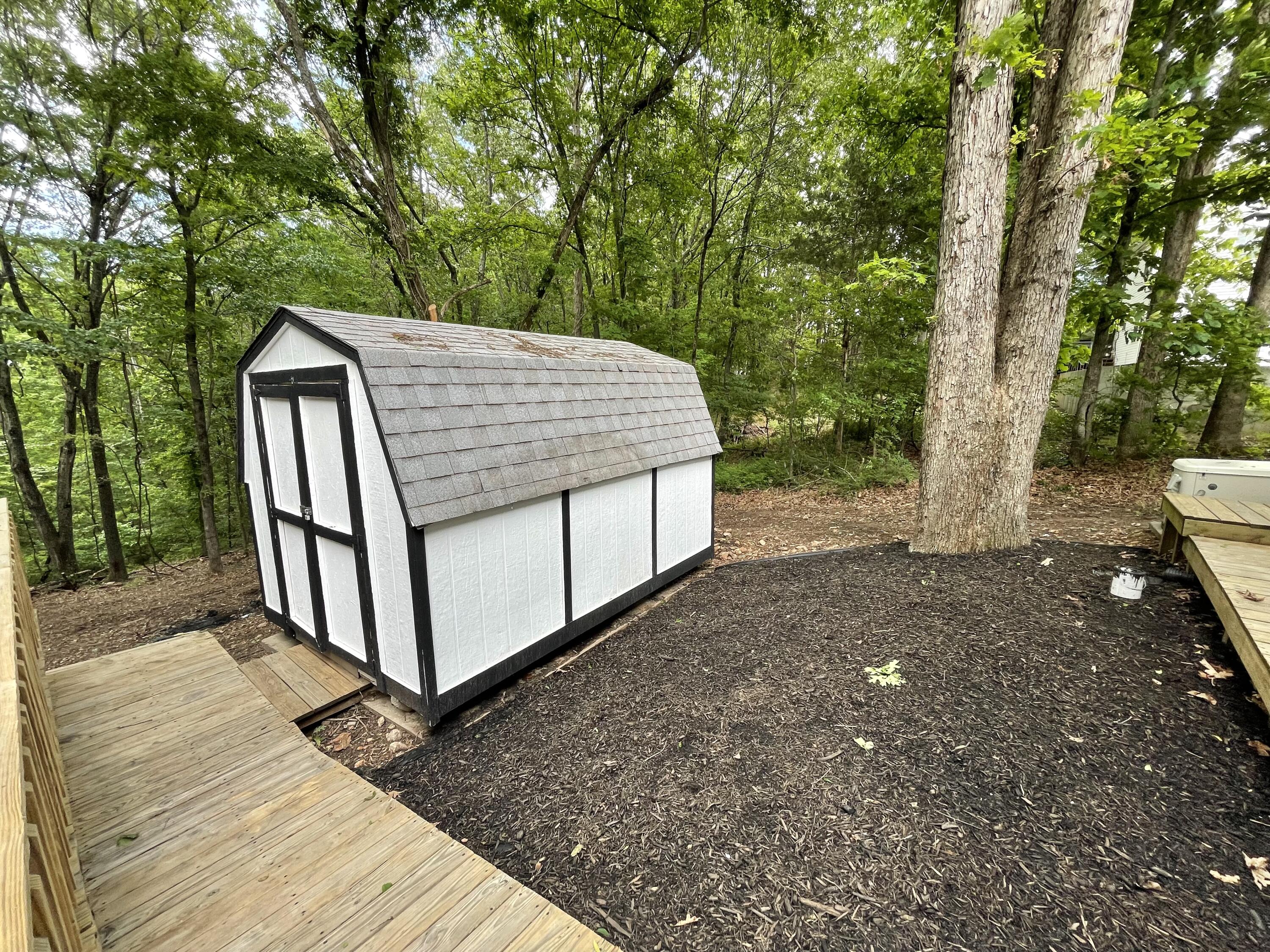 1056 Talking Rocks Road Property Photo 32