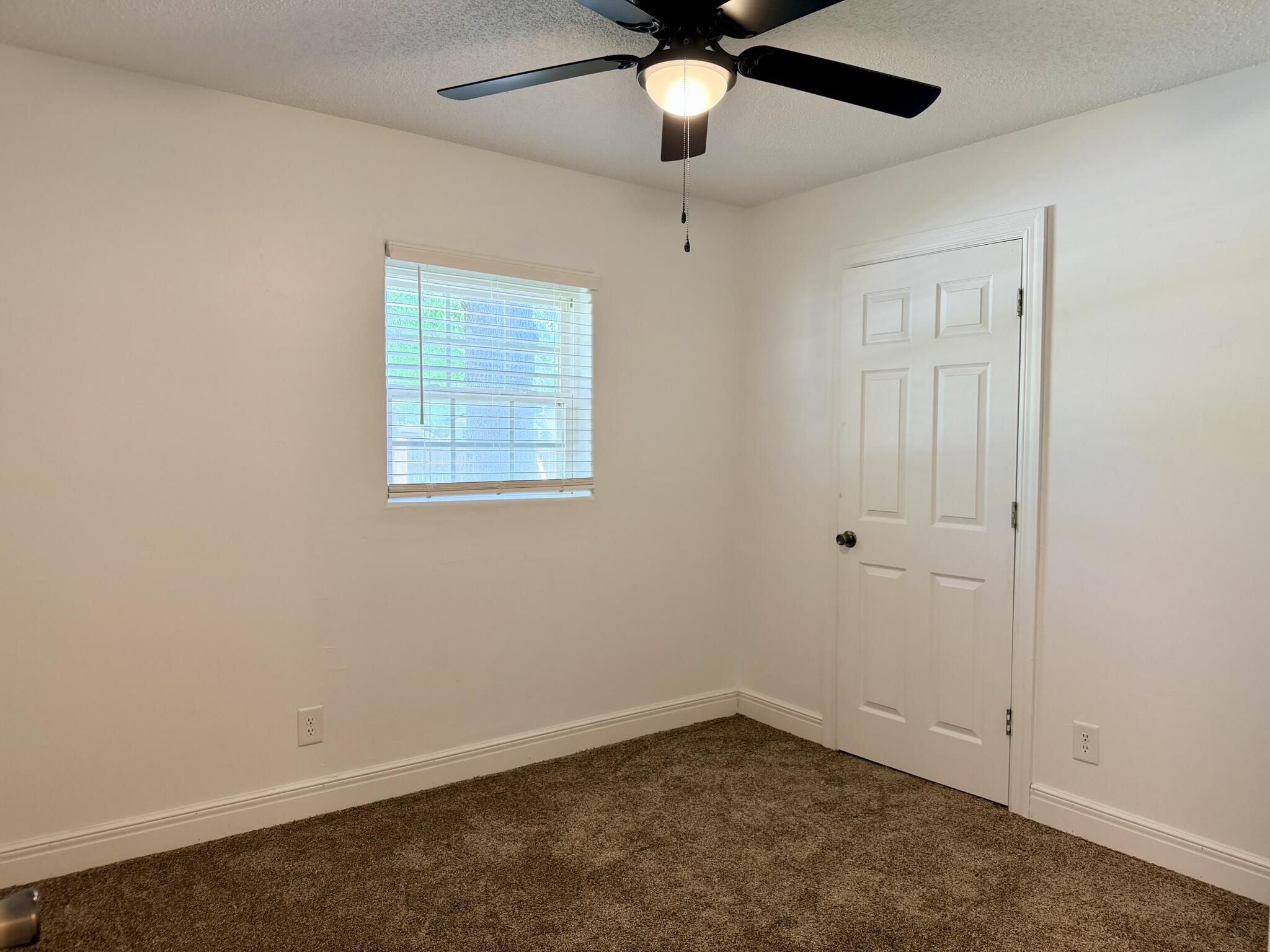 904 South Oak Ridge Drive Property Photo 6