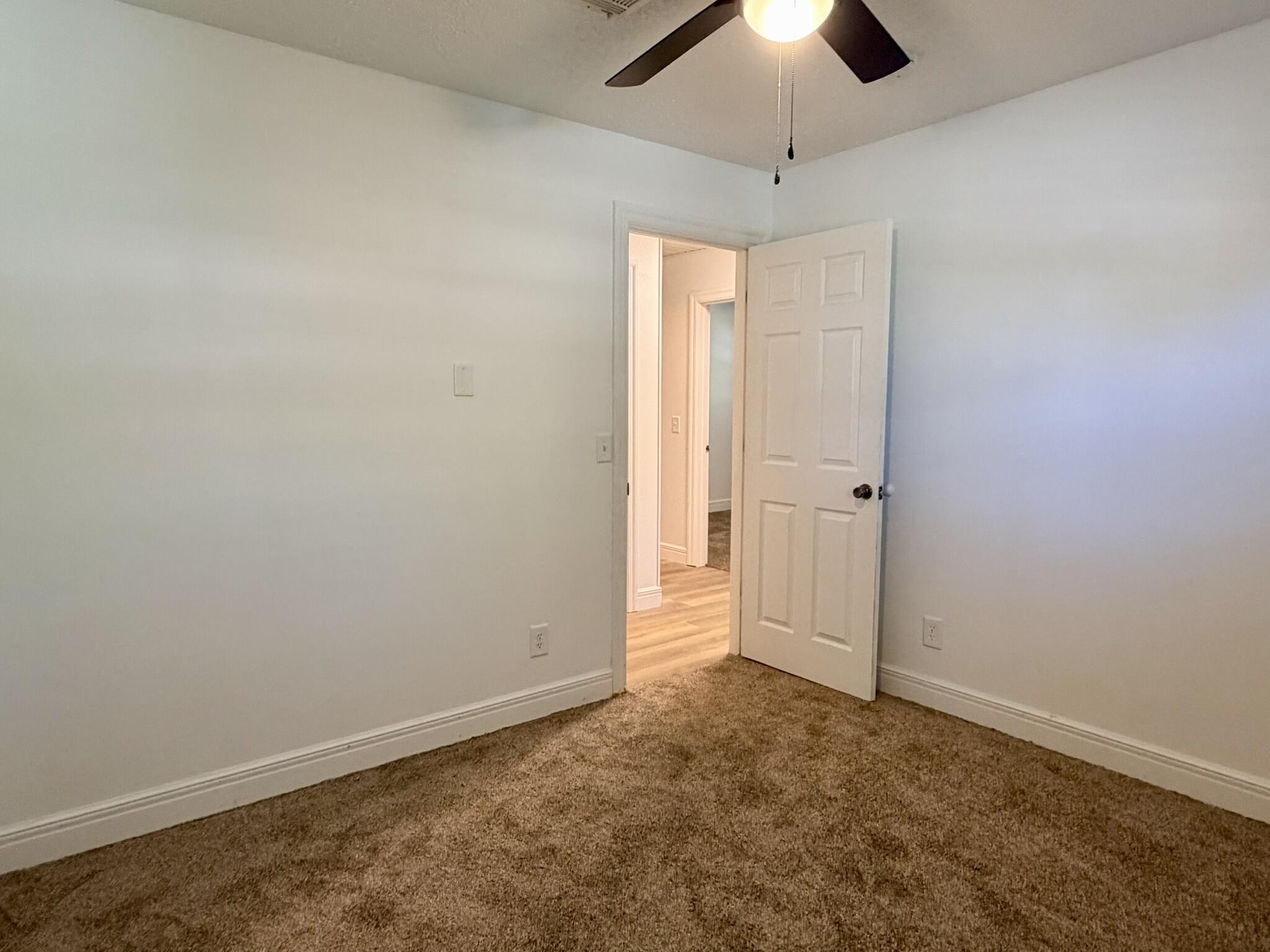 904 South Oak Ridge Drive Property Photo 7
