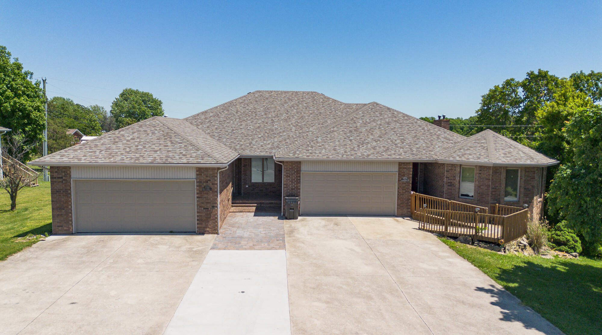 654/656 Pine Ridge Street Property Photo 3