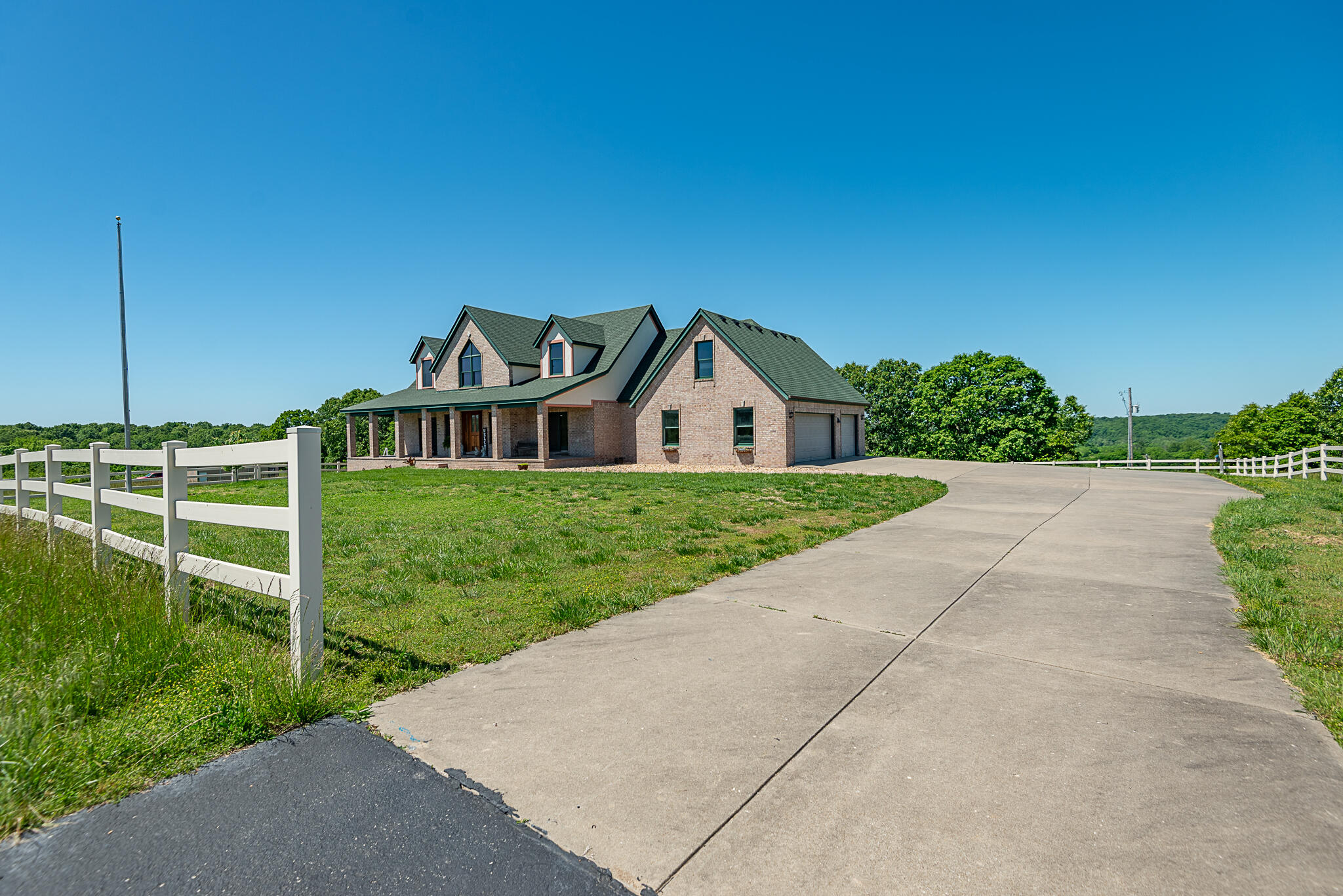 449 Greenway Drive Property Photo 1