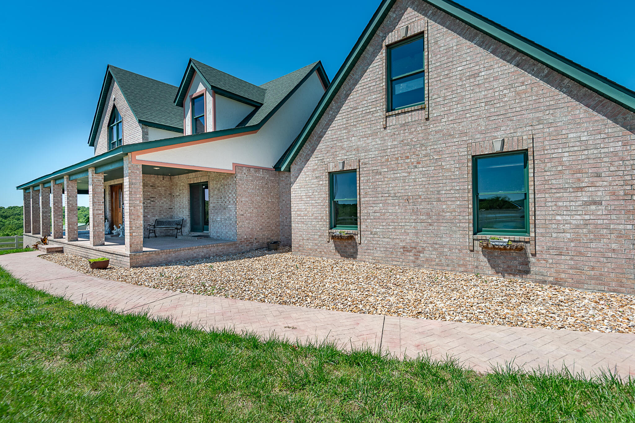449 Greenway Drive Property Photo 4