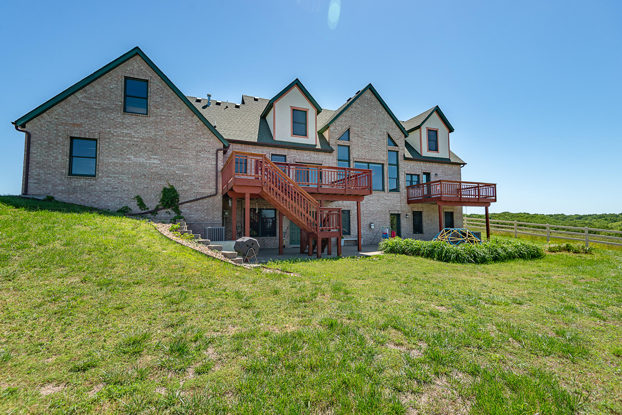 449 Greenway Drive Property Photo 6