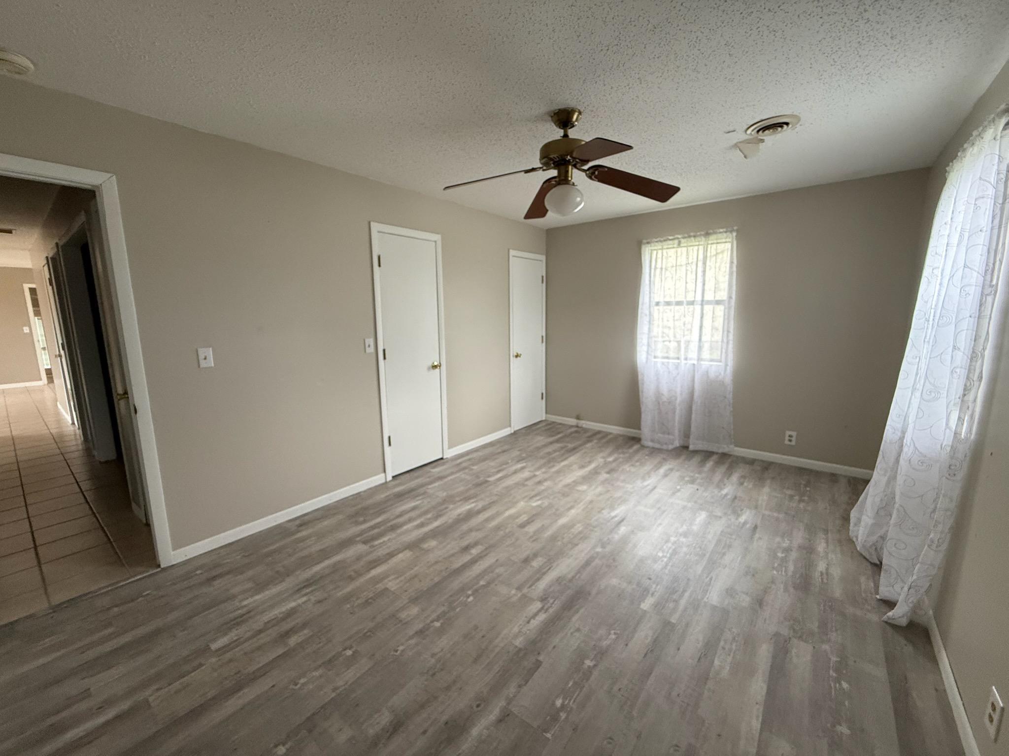 301 Luyster Street Property Photo 7