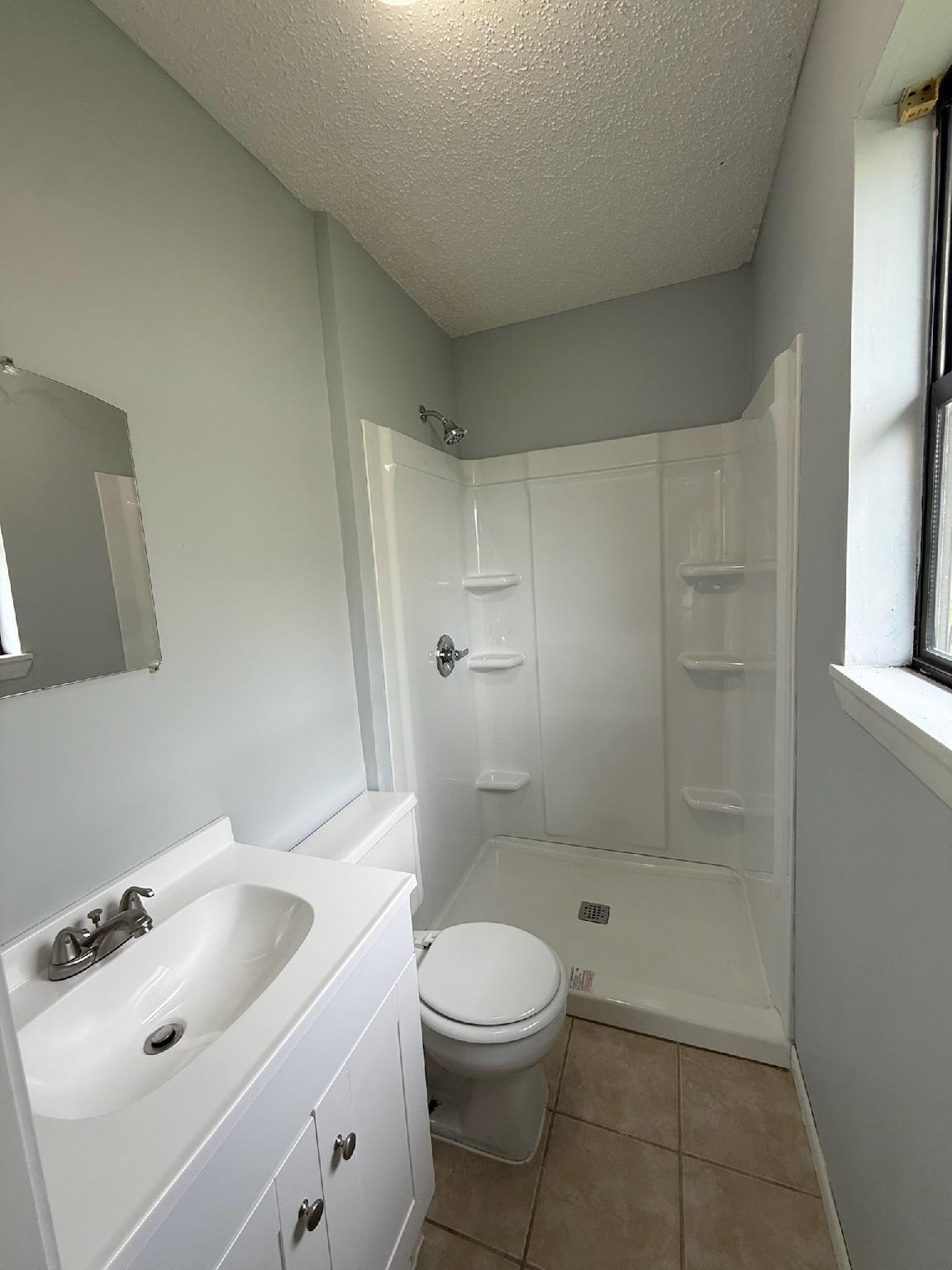 301 Luyster Street Property Photo 9