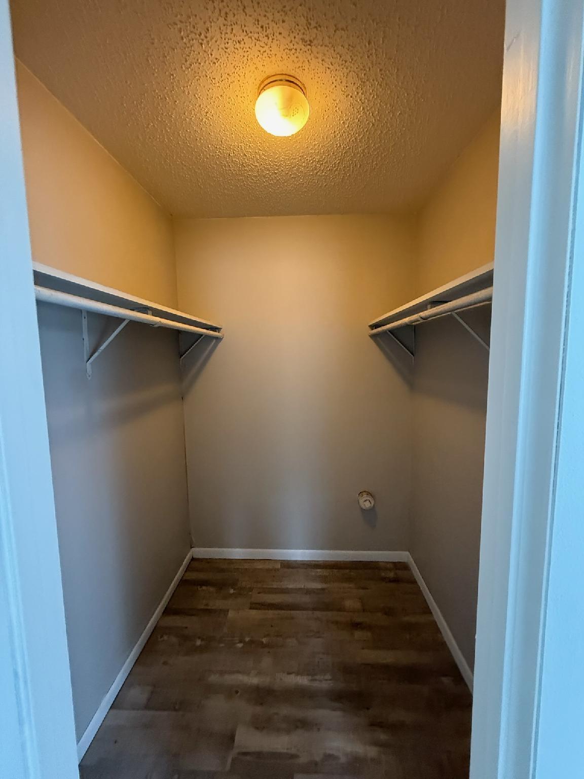 301 Luyster Street Property Photo 10